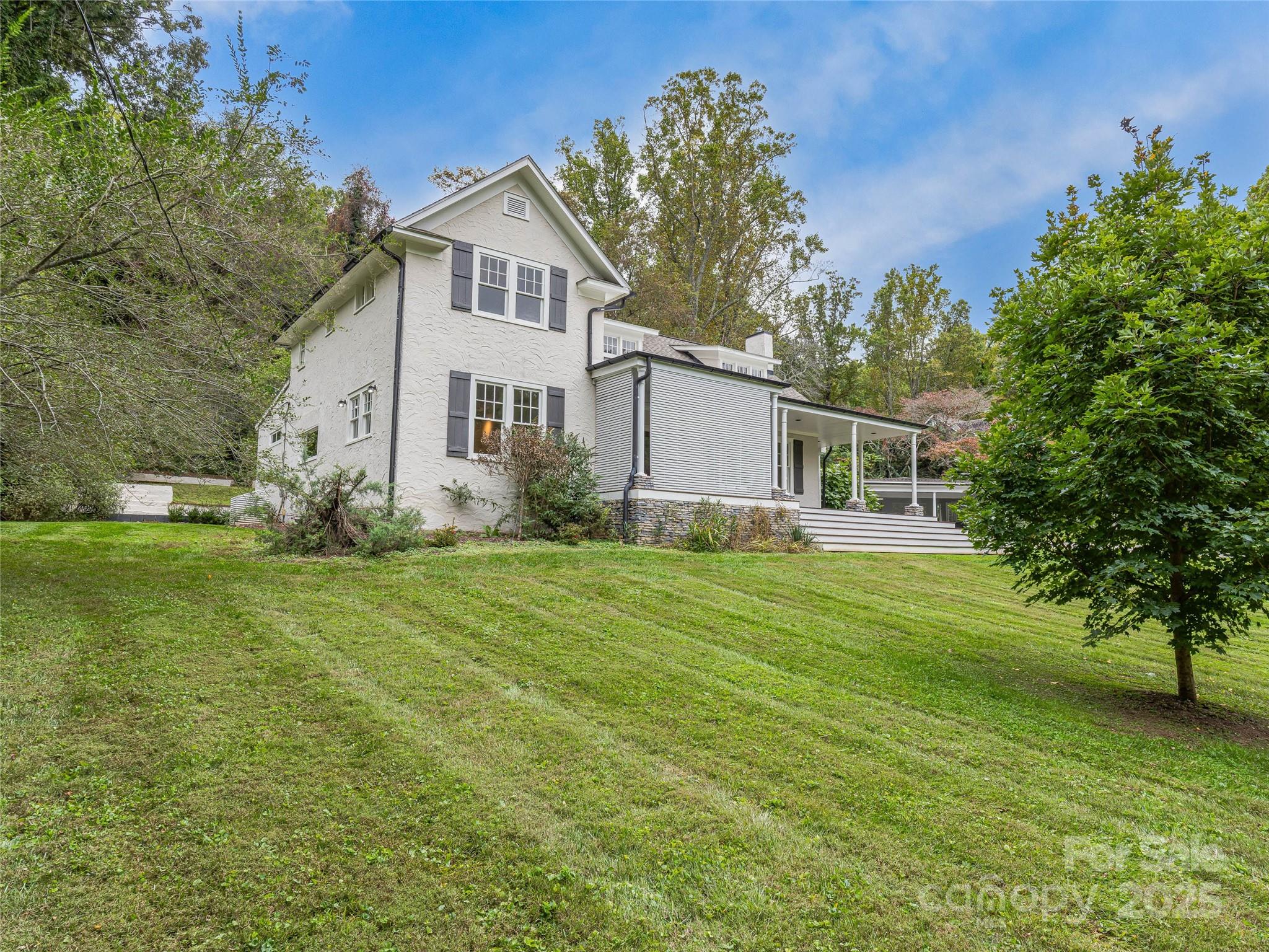 111 Rathfarnham Circle — Asheville