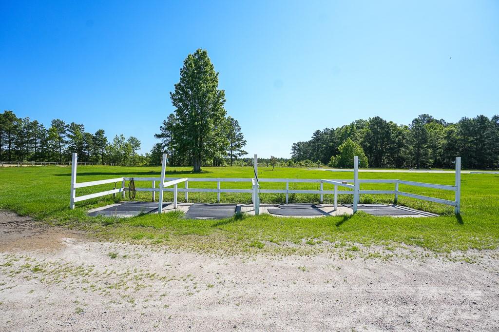 9141 Hasty Road — Laurinburg