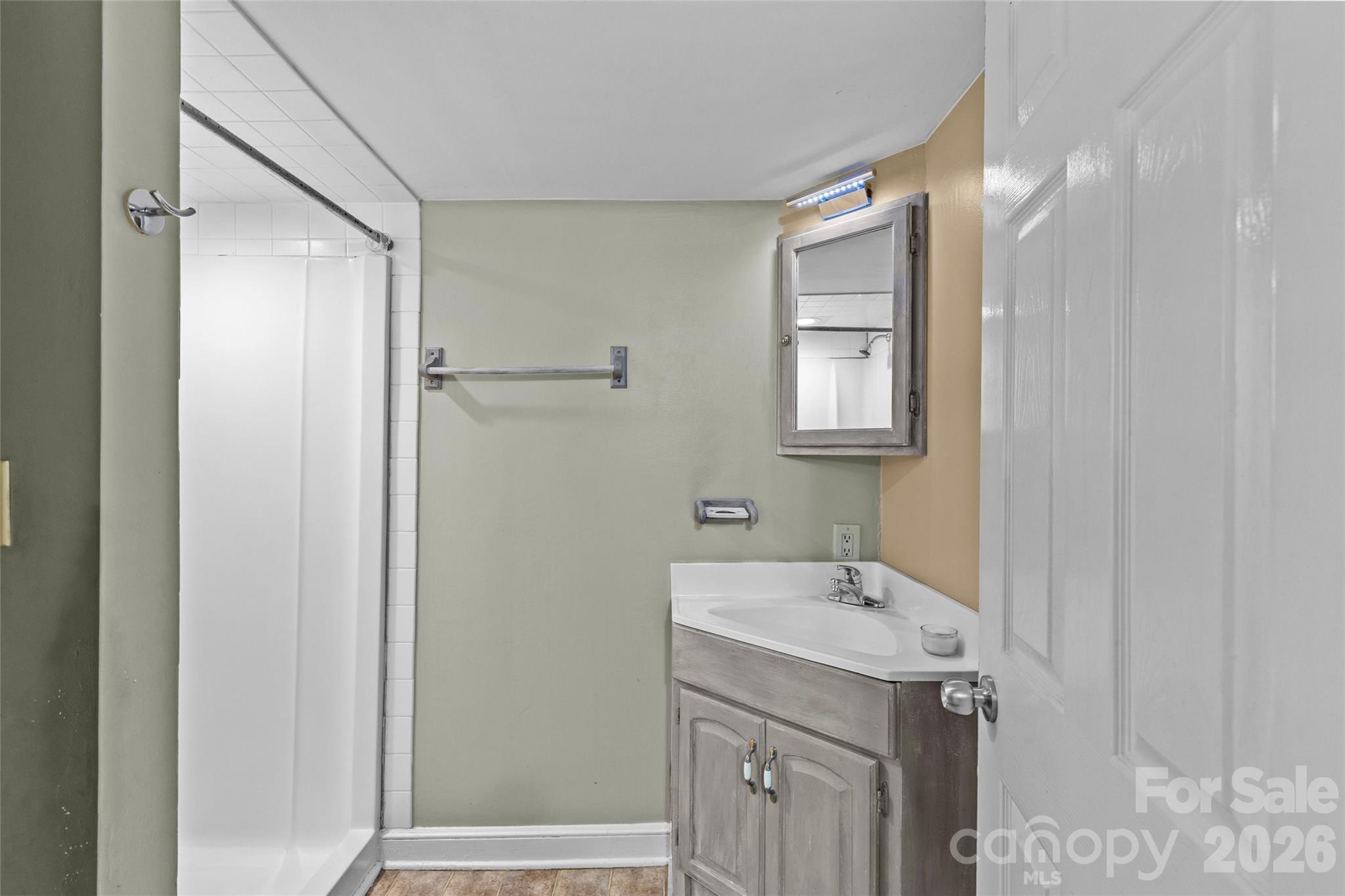 3824 Matthews Mint Hill Road — Matthews