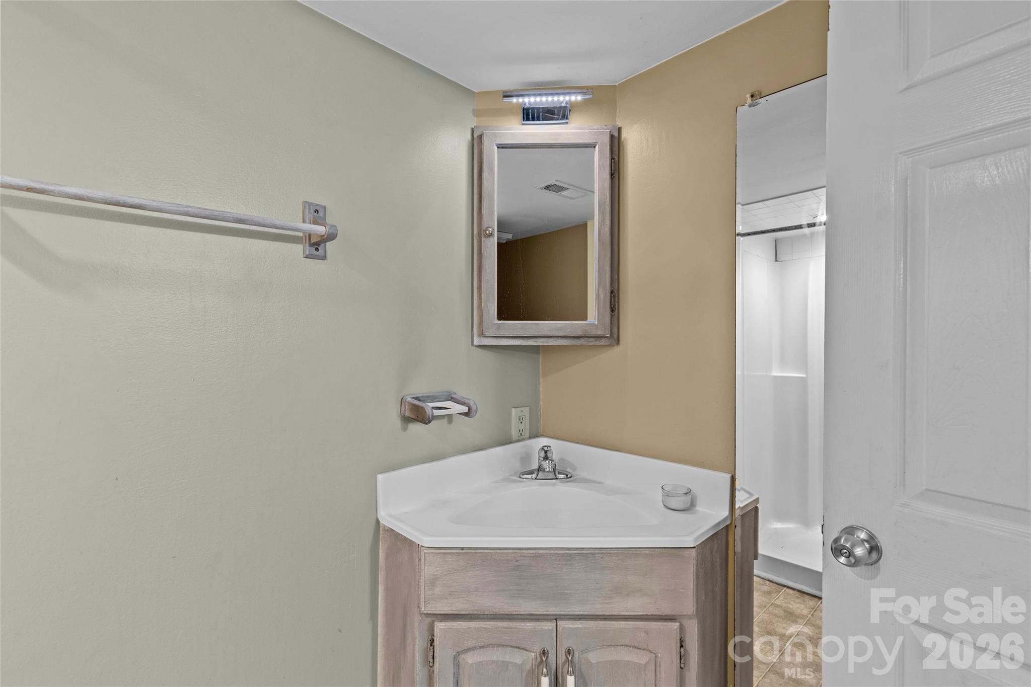 3824 Matthews Mint Hill Road — Matthews