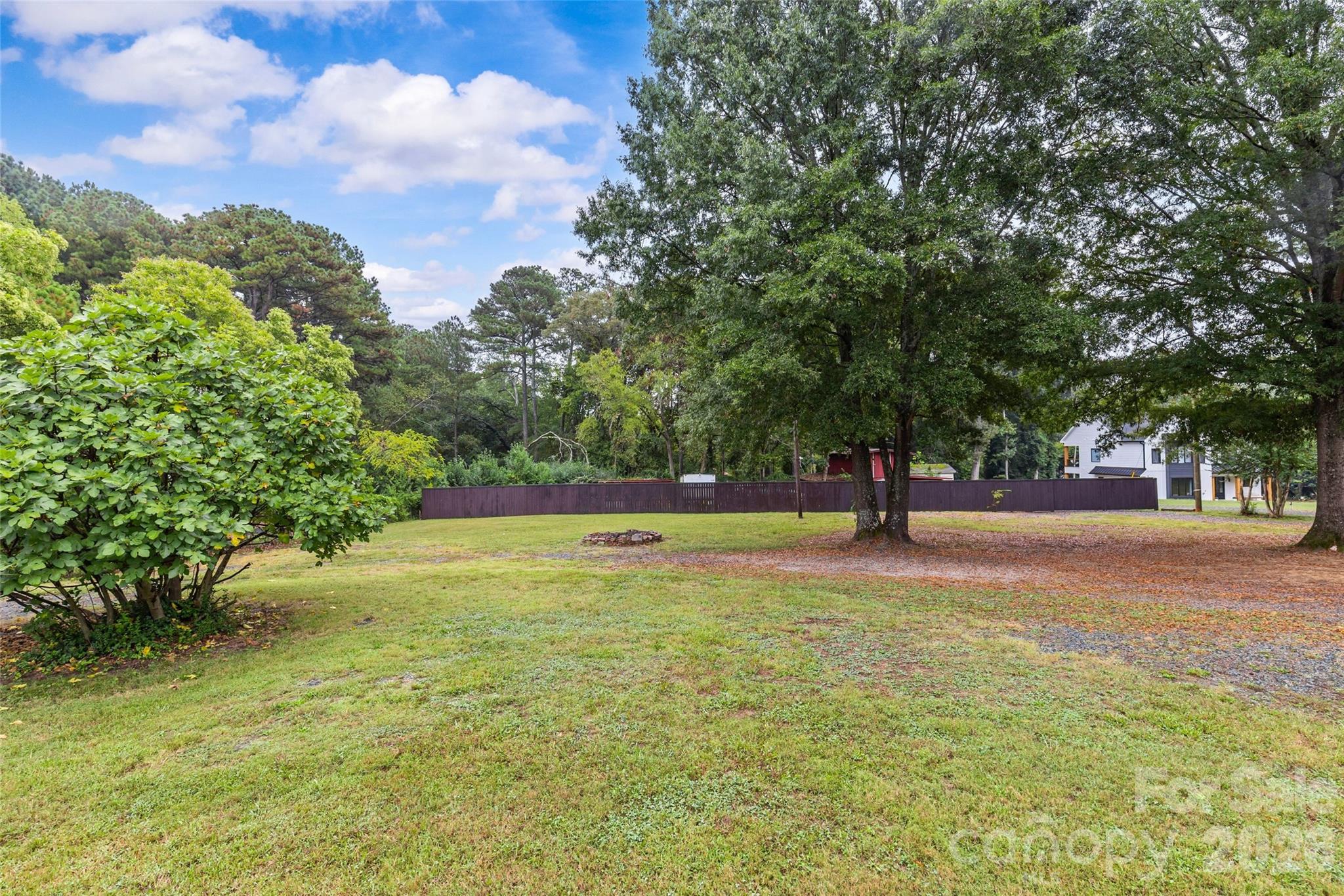 3824 Matthews Mint Hill Road — Matthews