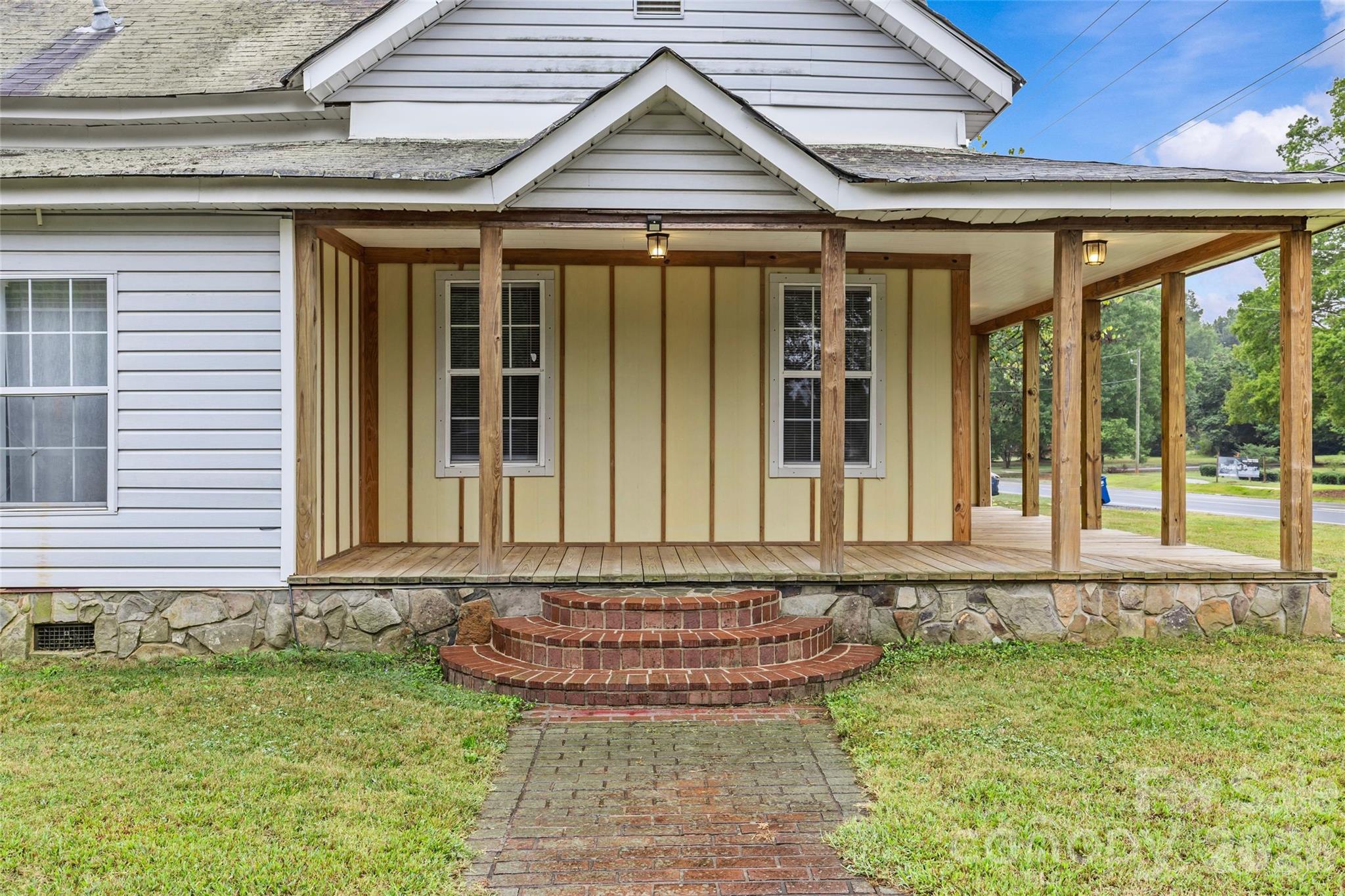 3824 Matthews Mint Hill Road — Matthews