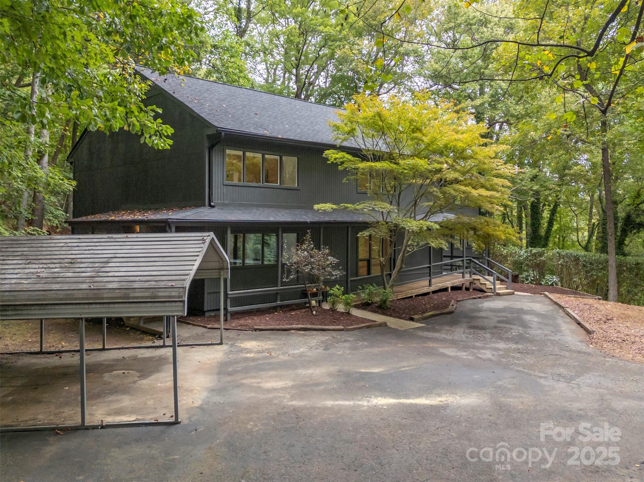 160 Lasae Lane — Tryon