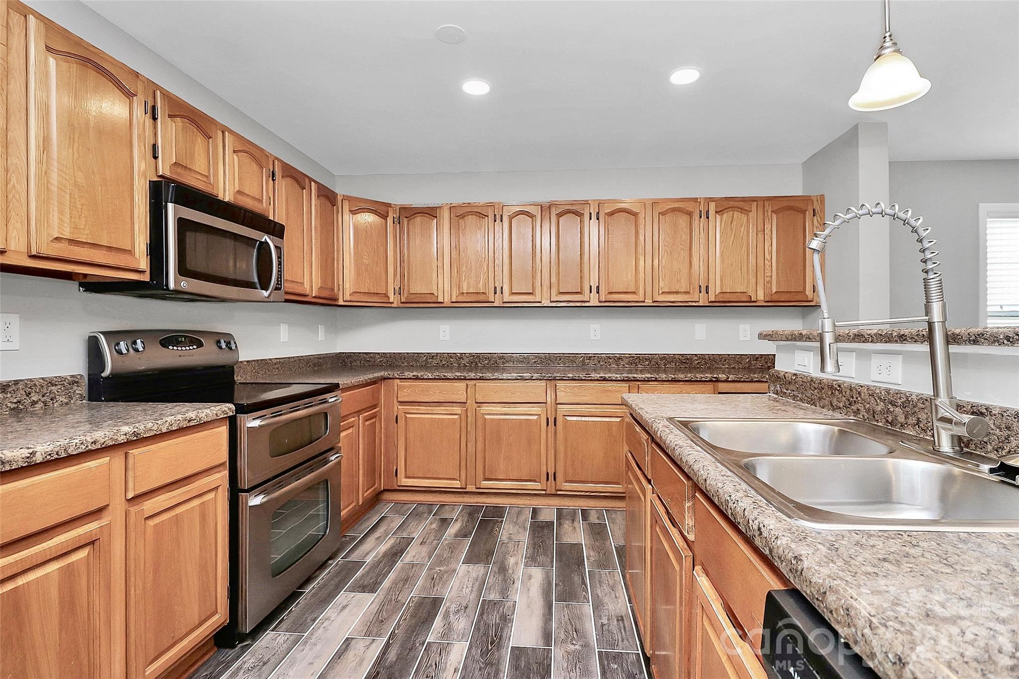 15705 Lakepoint Forest Drive — Charlotte