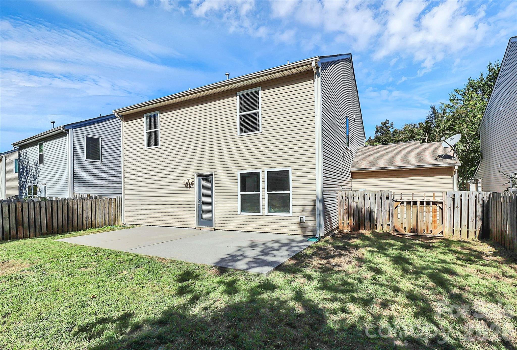 15705 Lakepoint Forest Drive — Charlotte
