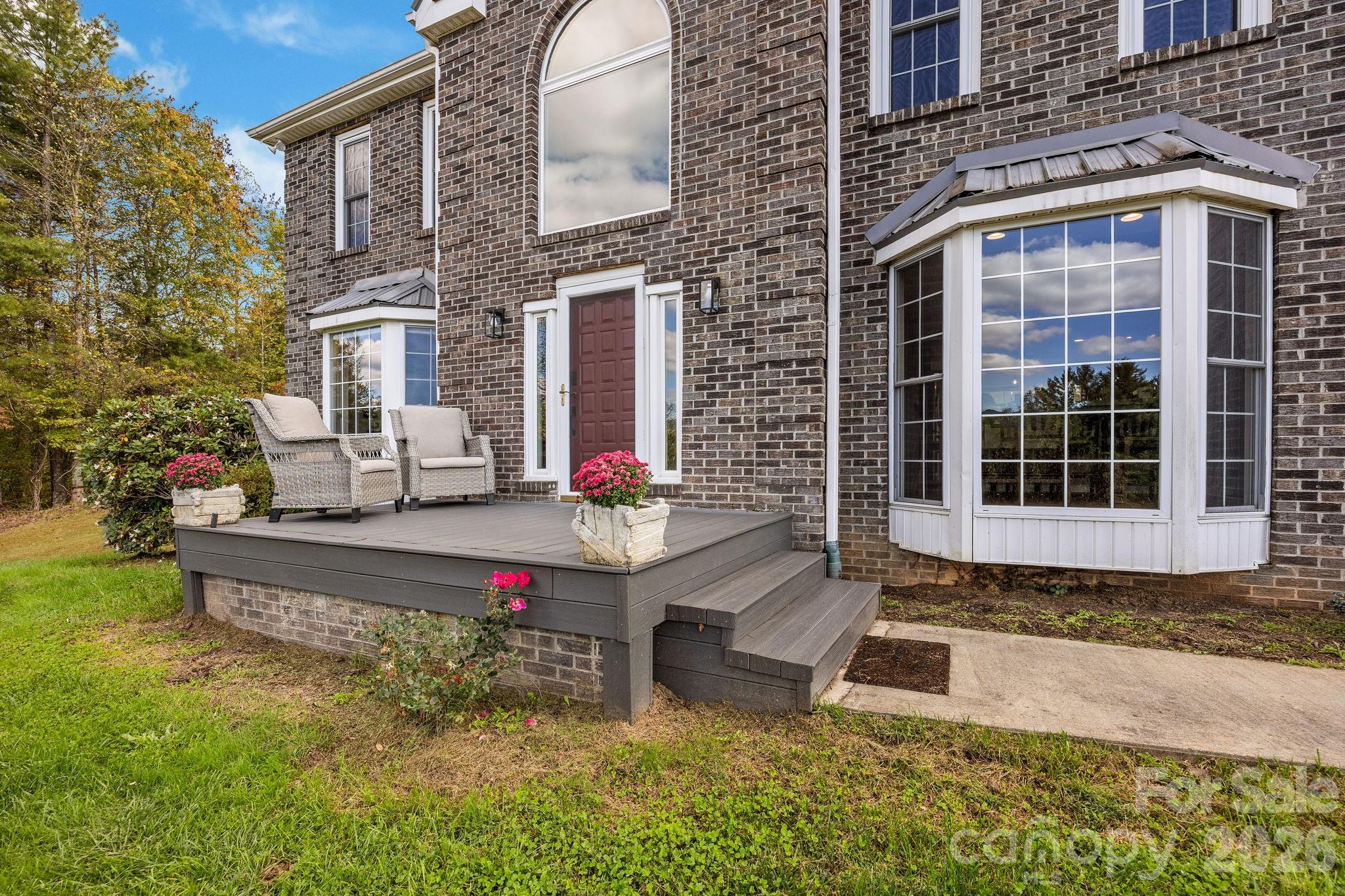 235 Petersburg View Drive — Marshall