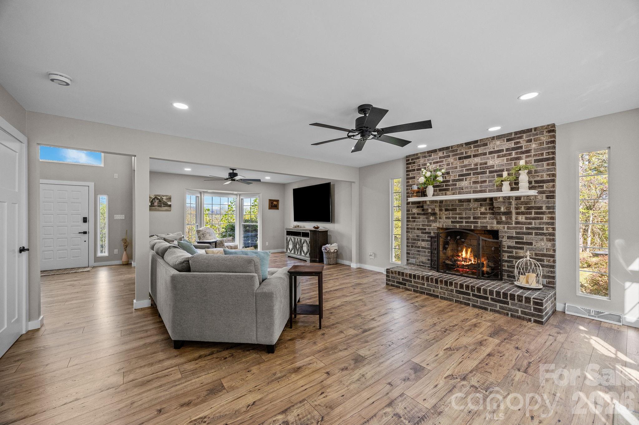235 Petersburg View Drive — Marshall