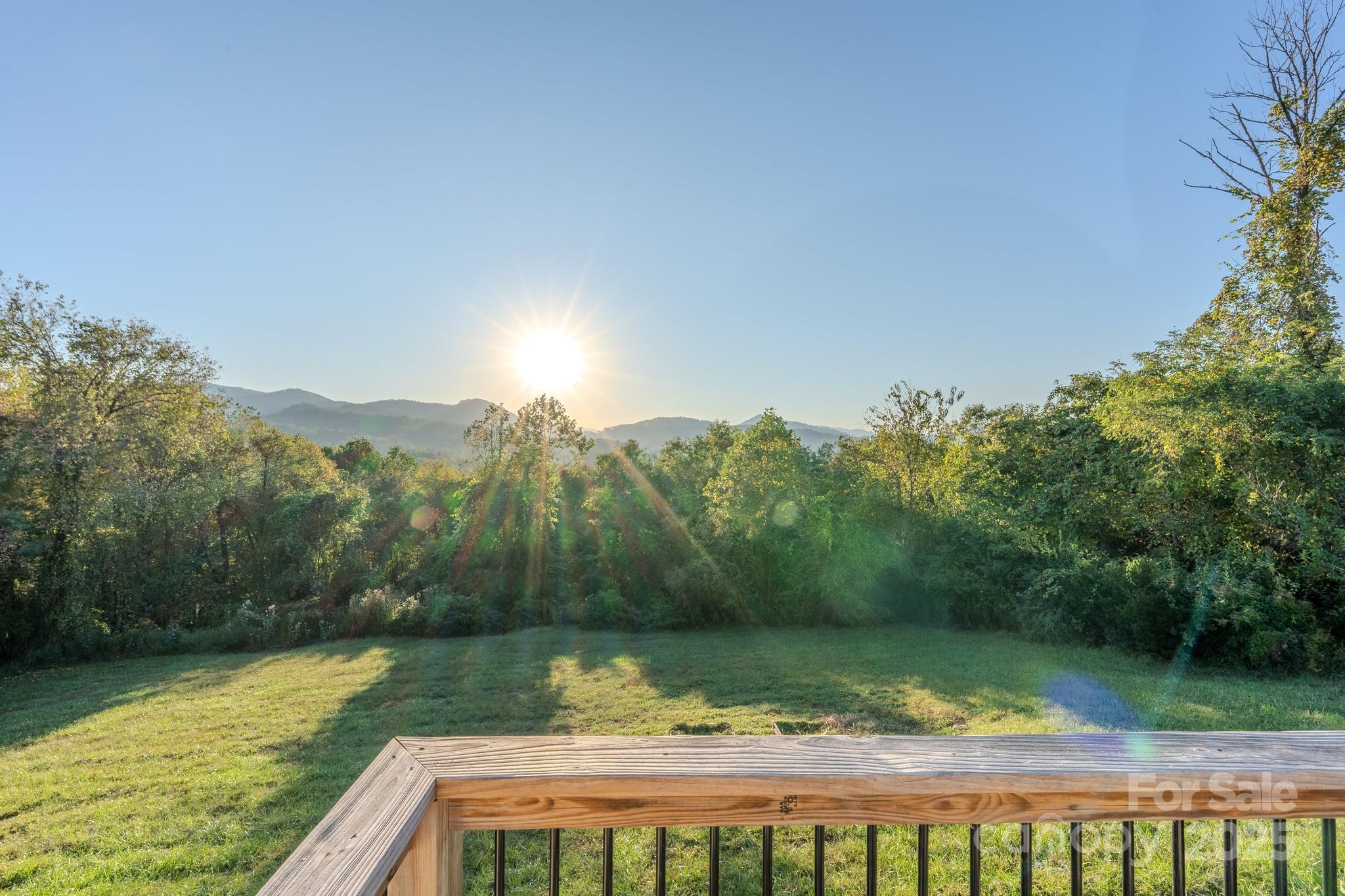 565 Overlook Drive — Spruce Pine