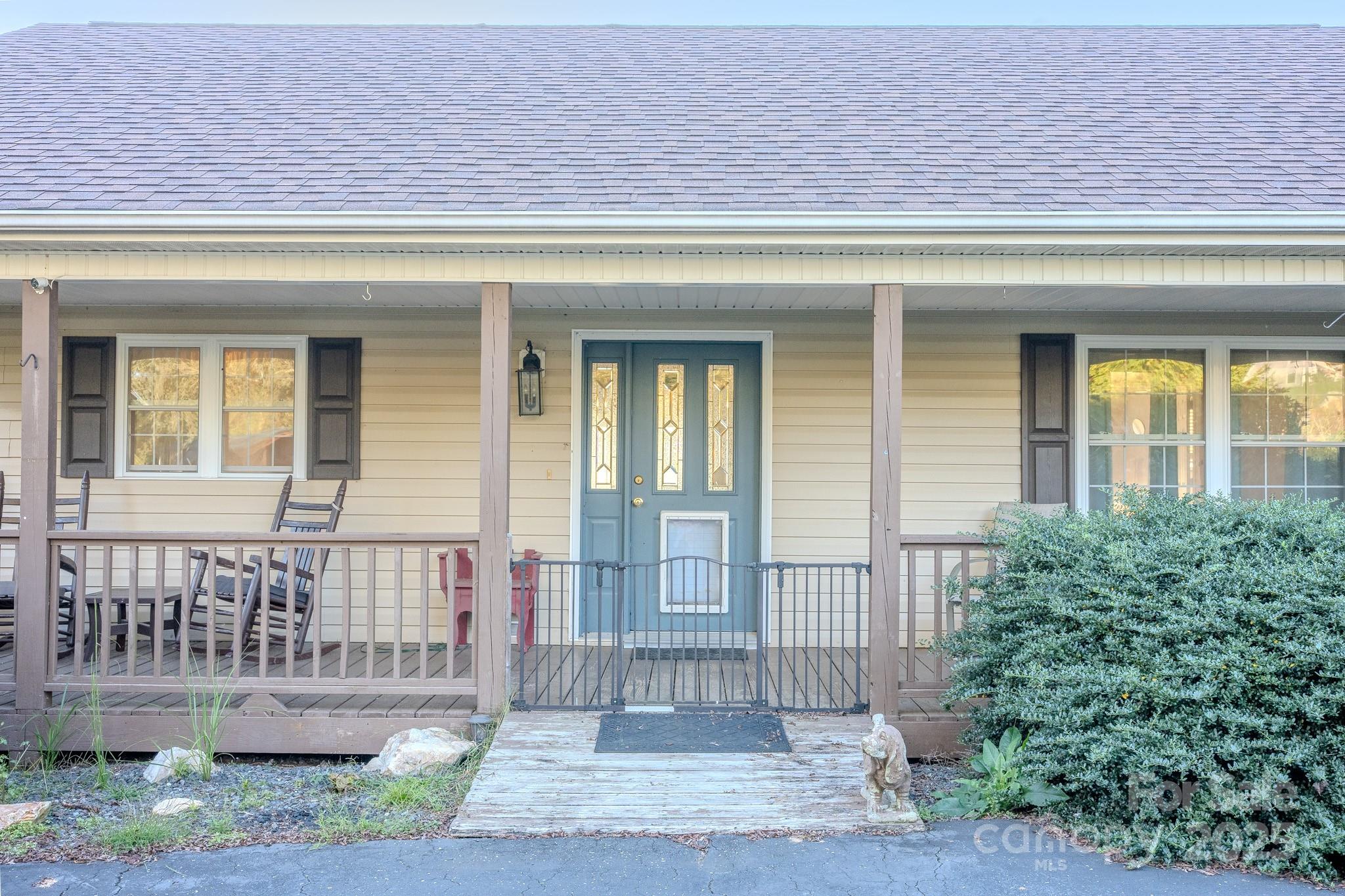 565 Overlook Drive — Spruce Pine