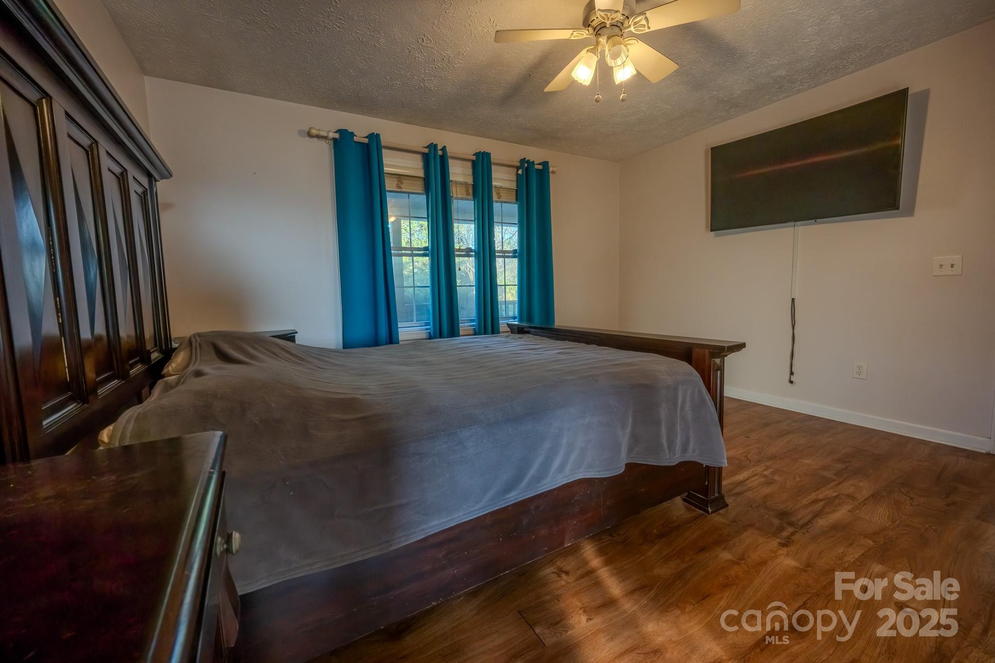 565 Overlook Drive — Spruce Pine