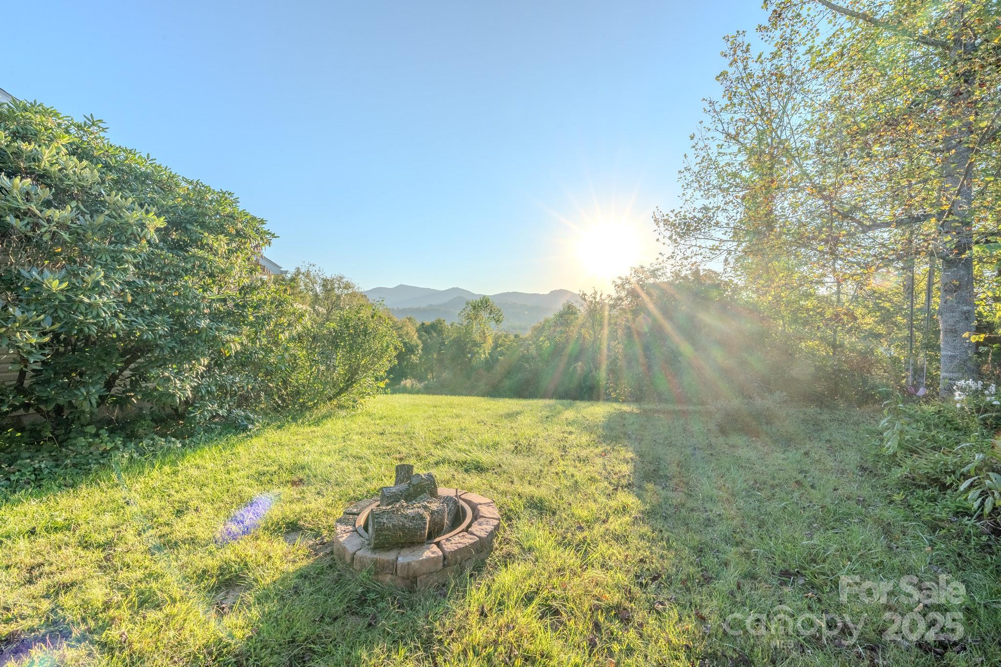 565 Overlook Drive — Spruce Pine