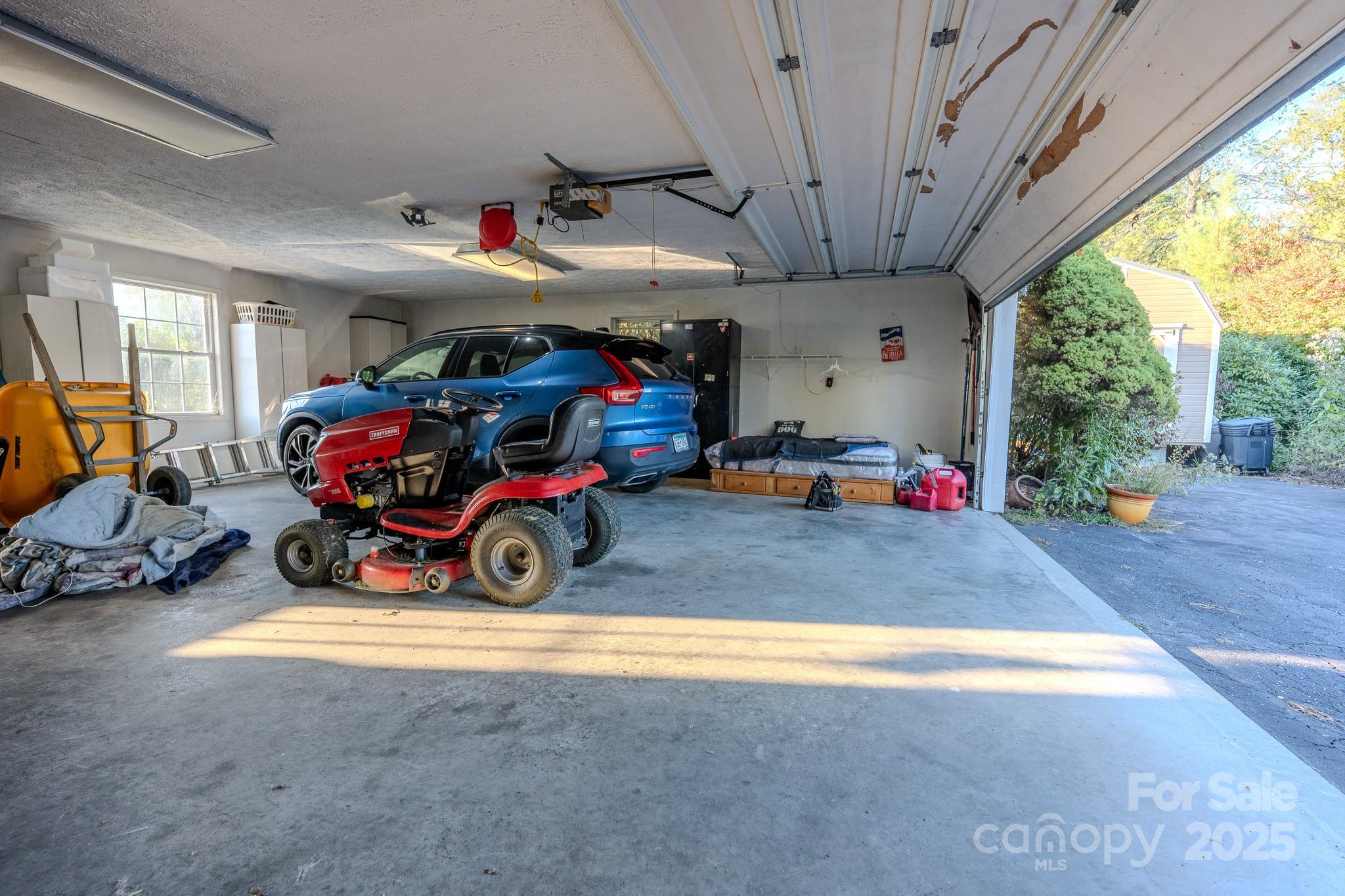 565 Overlook Drive — Spruce Pine