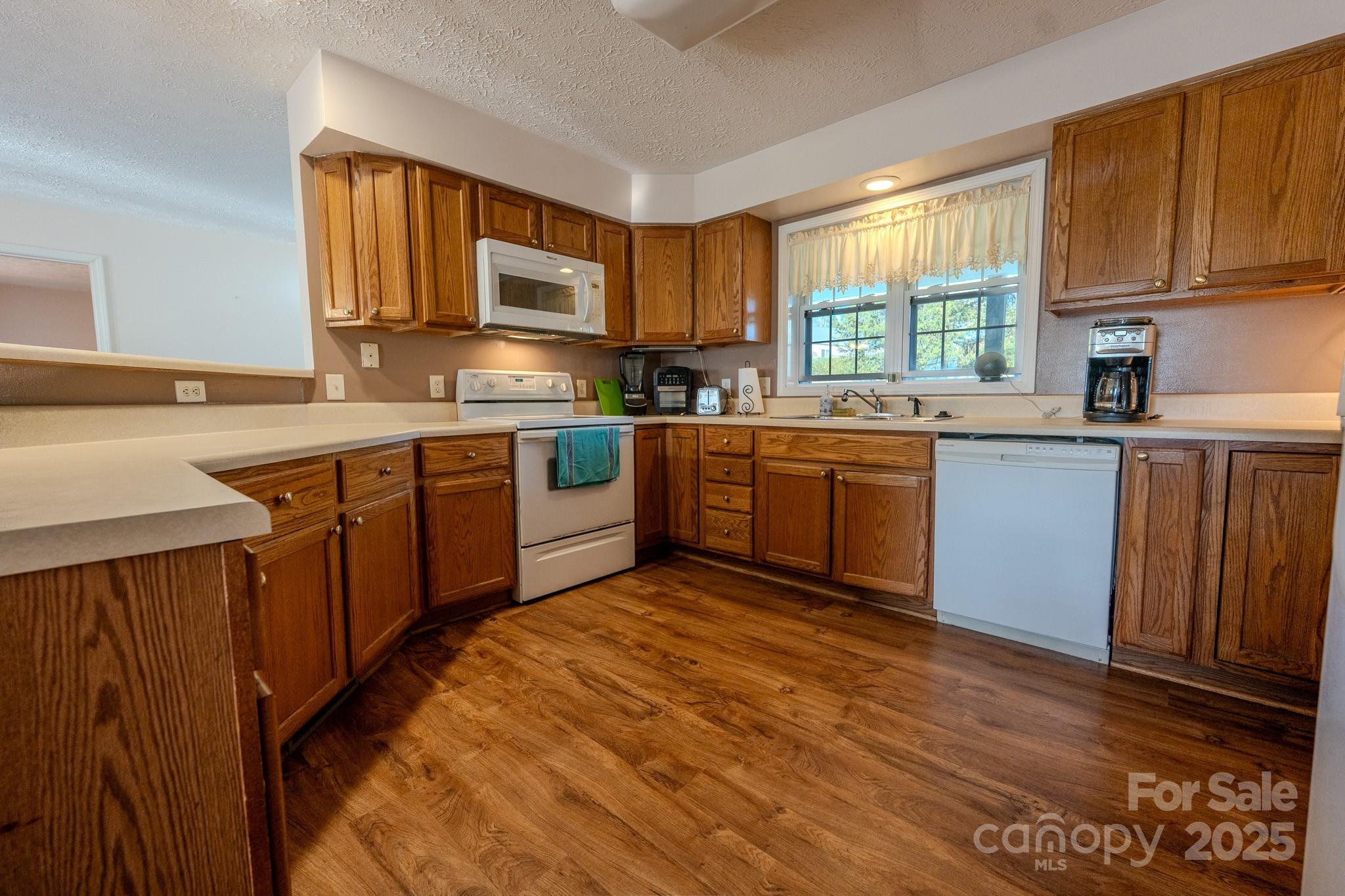 565 Overlook Drive — Spruce Pine