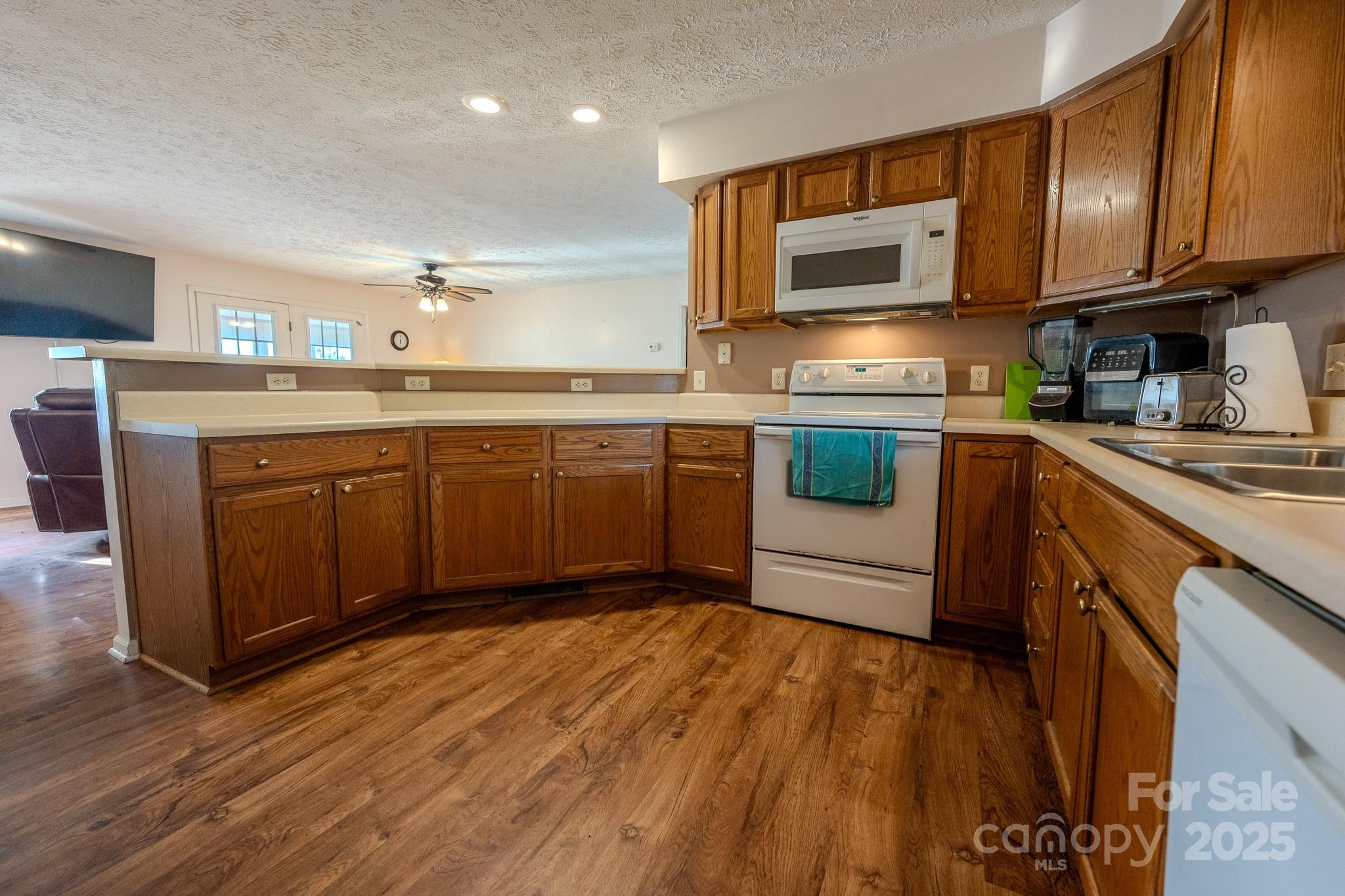 565 Overlook Drive — Spruce Pine