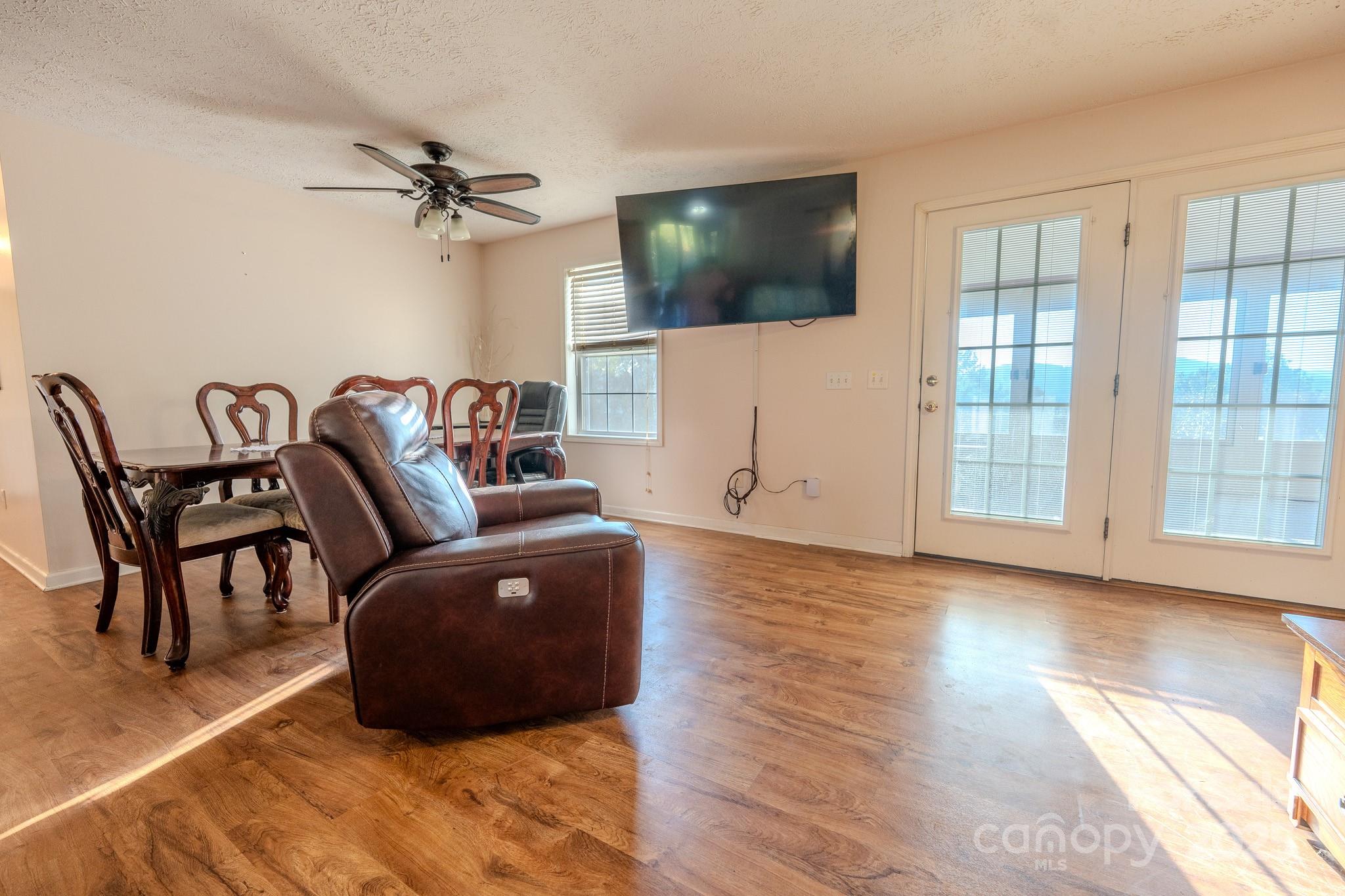 565 Overlook Drive — Spruce Pine