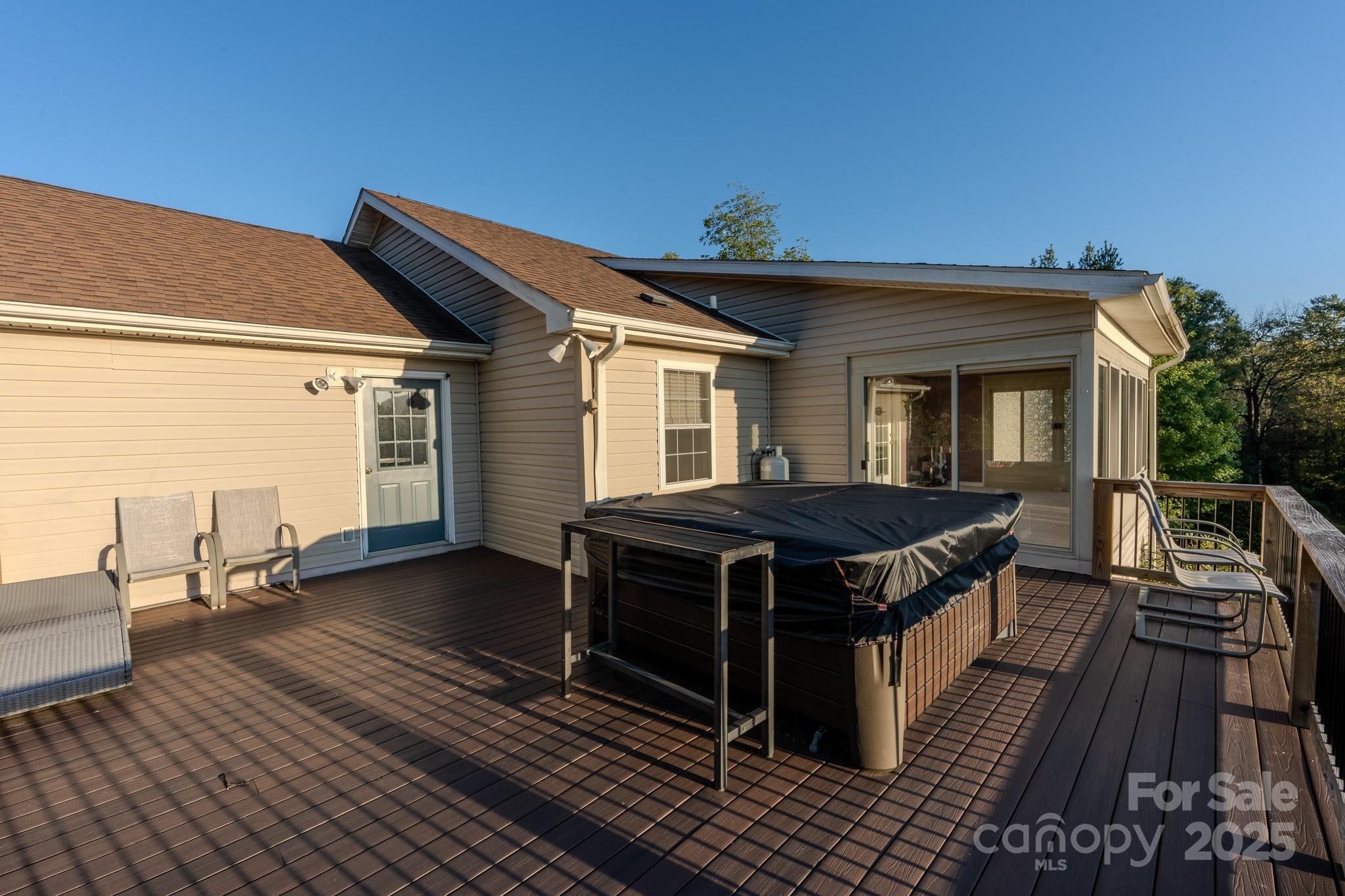 565 Overlook Drive — Spruce Pine