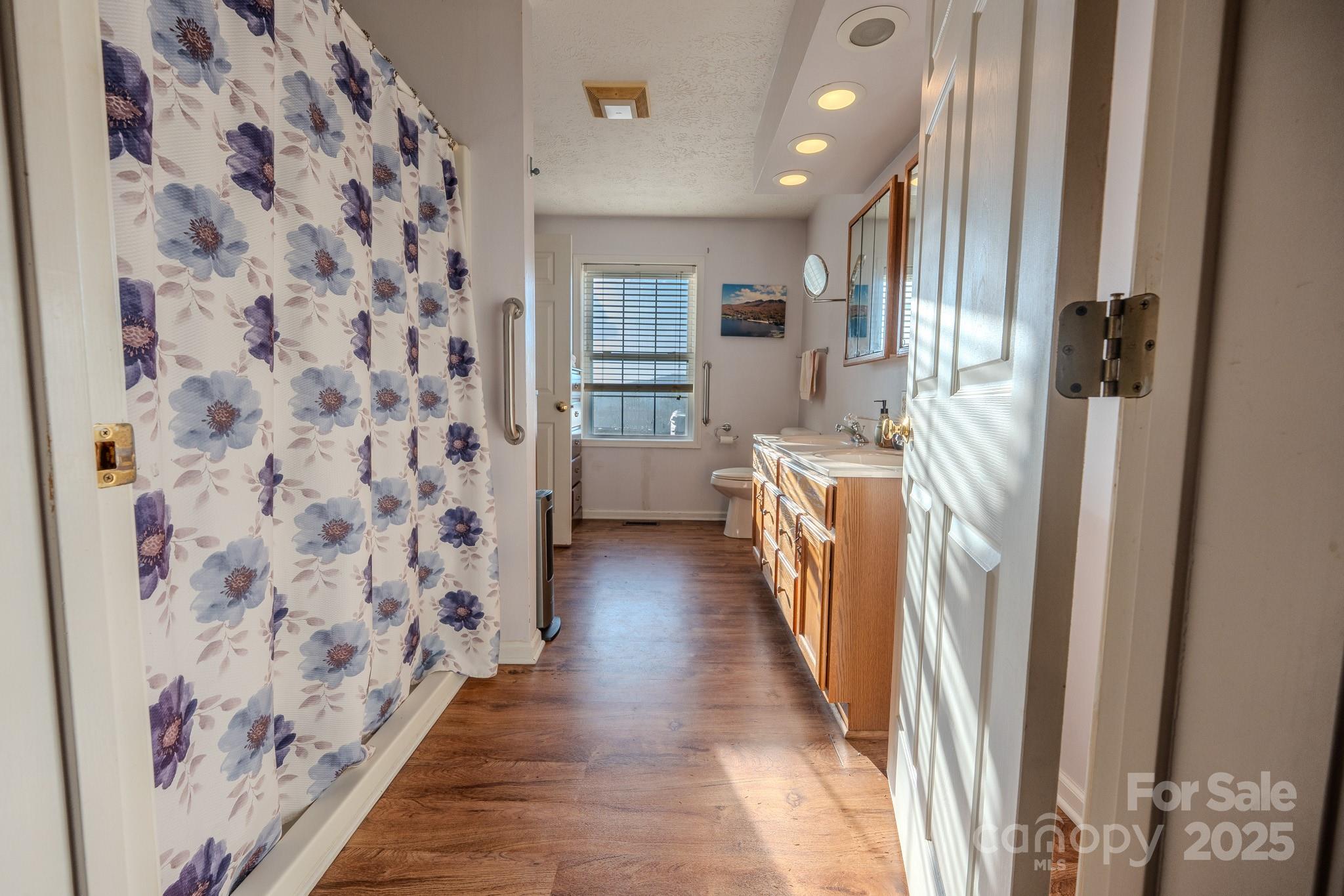 565 Overlook Drive — Spruce Pine