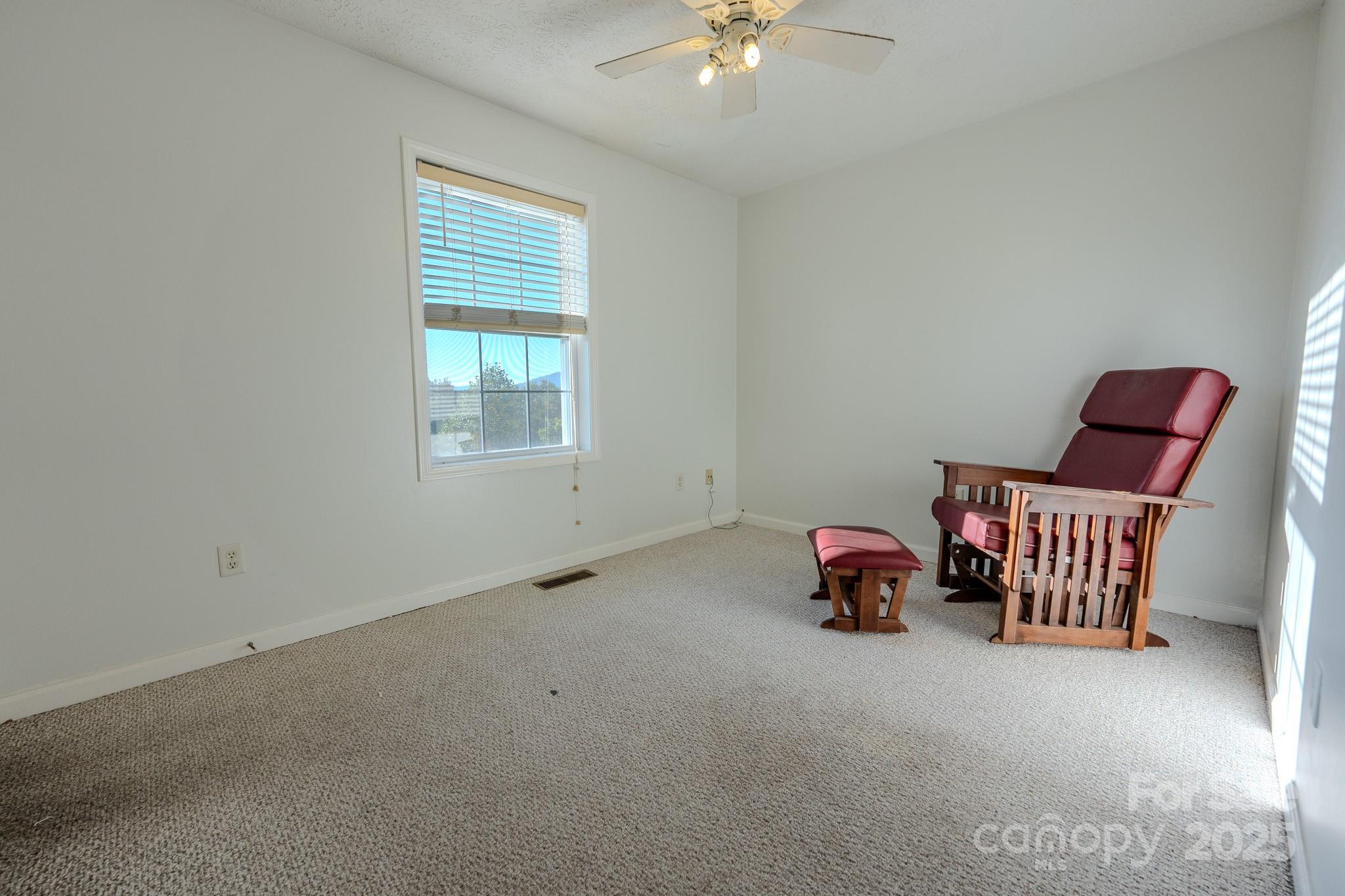 565 Overlook Drive — Spruce Pine