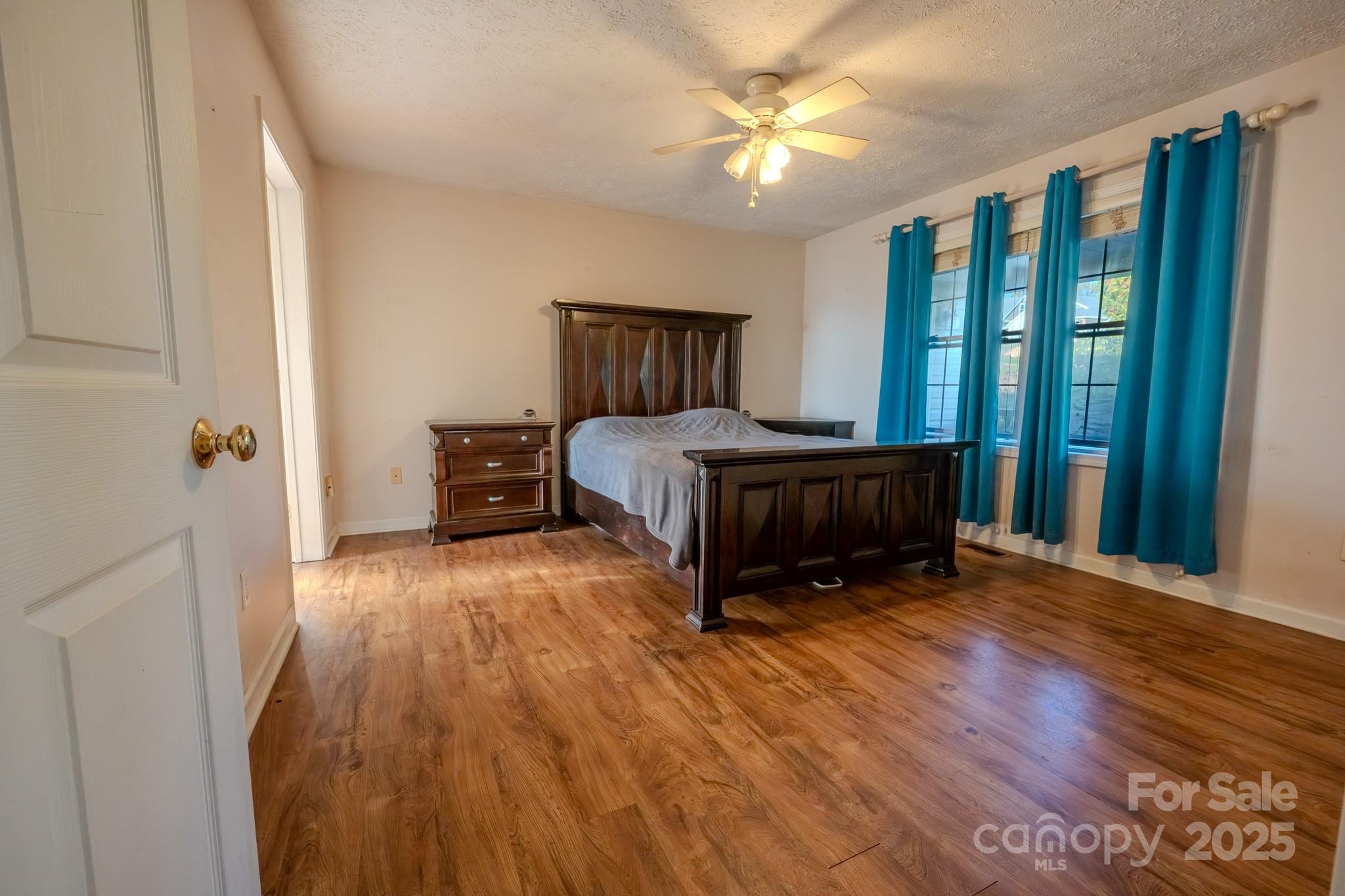 565 Overlook Drive — Spruce Pine