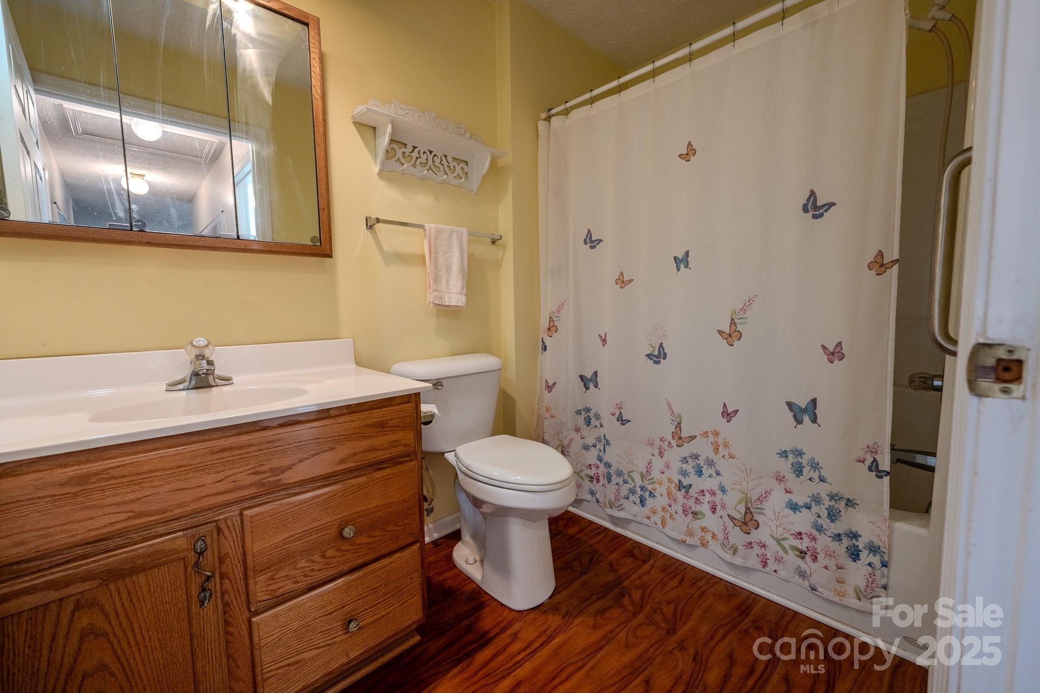 565 Overlook Drive — Spruce Pine