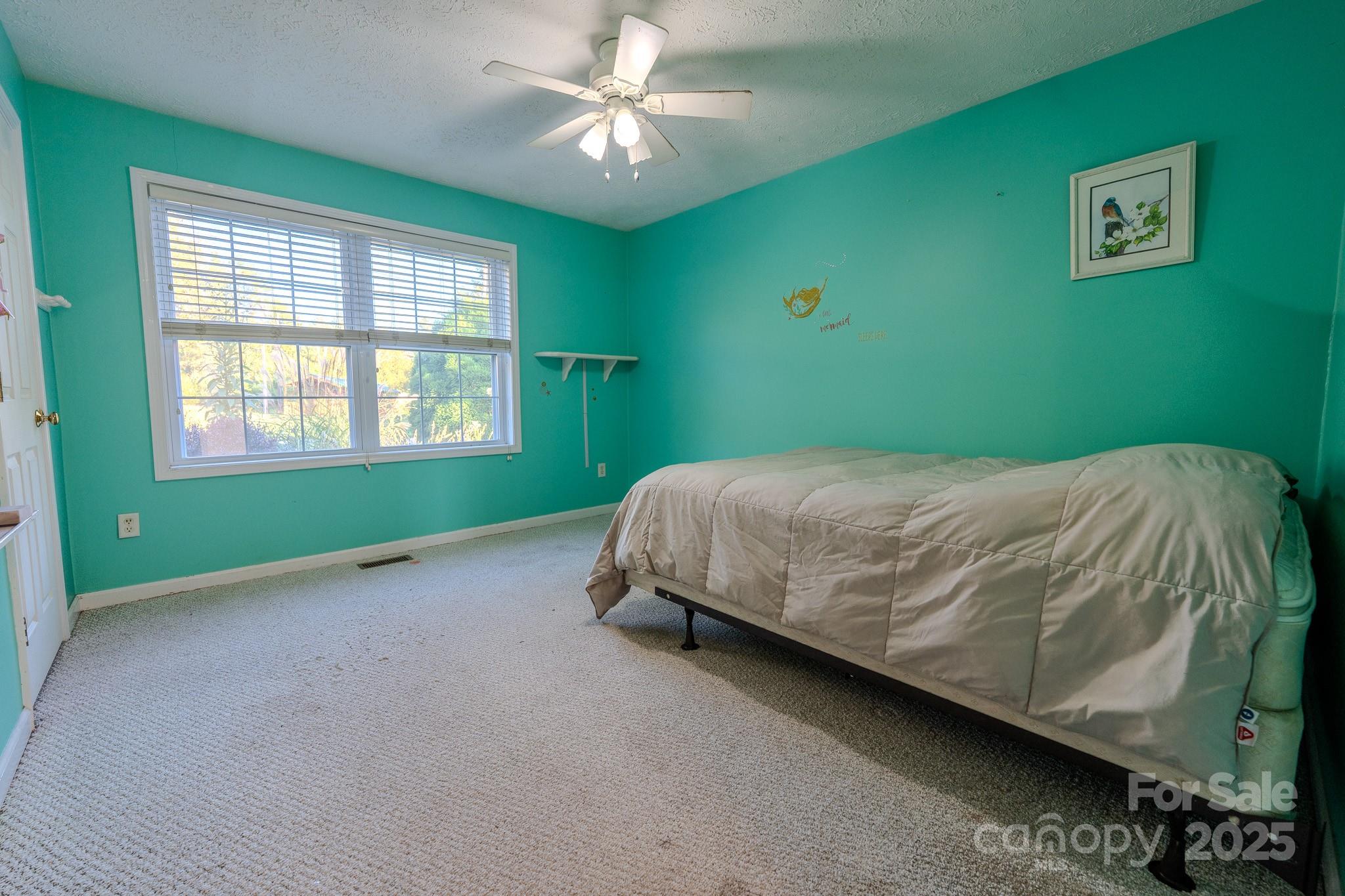565 Overlook Drive — Spruce Pine