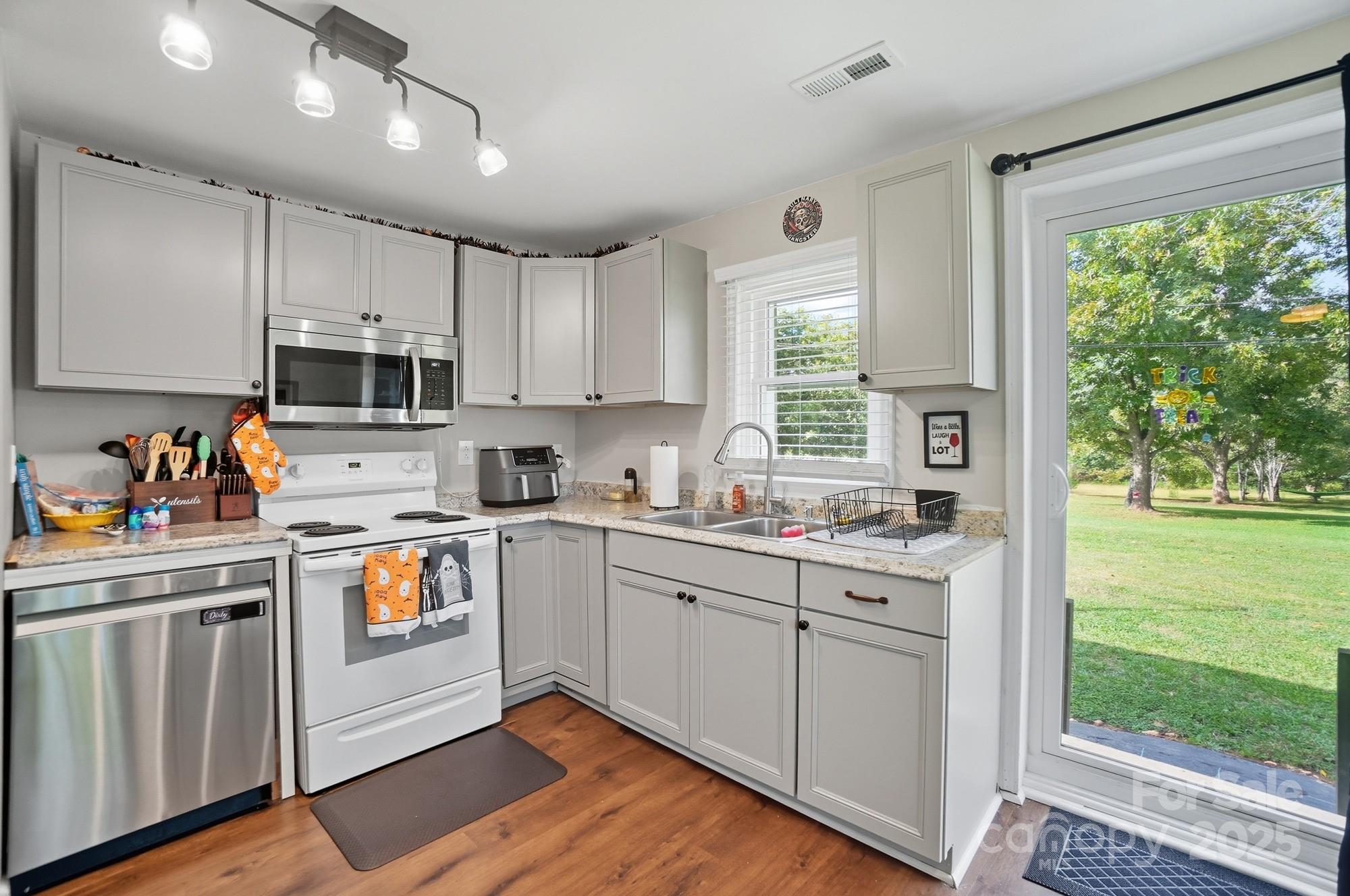 210 Roy Bell Road — Kings Mountain