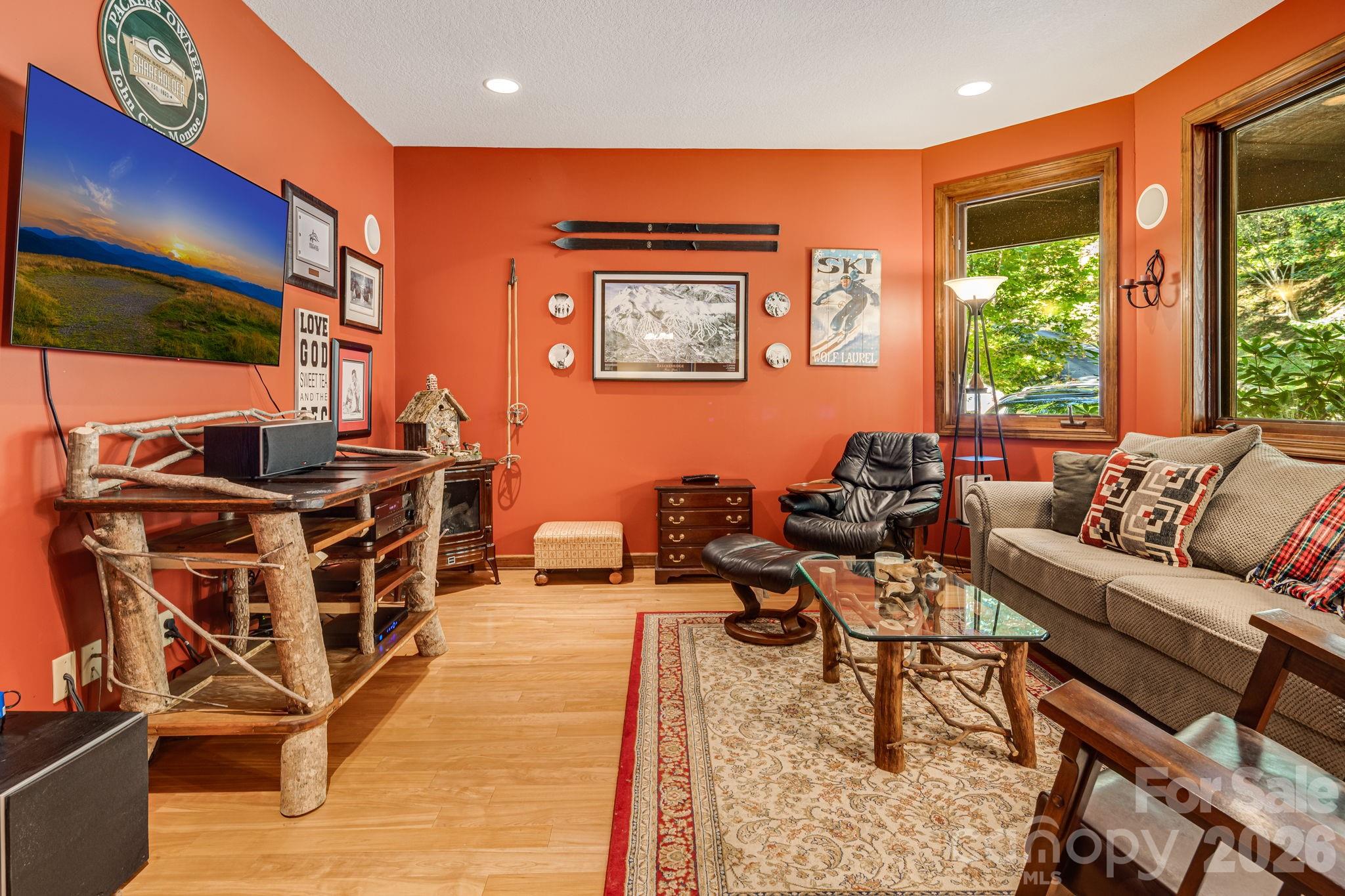 191 Ivy Way — Mars Hill