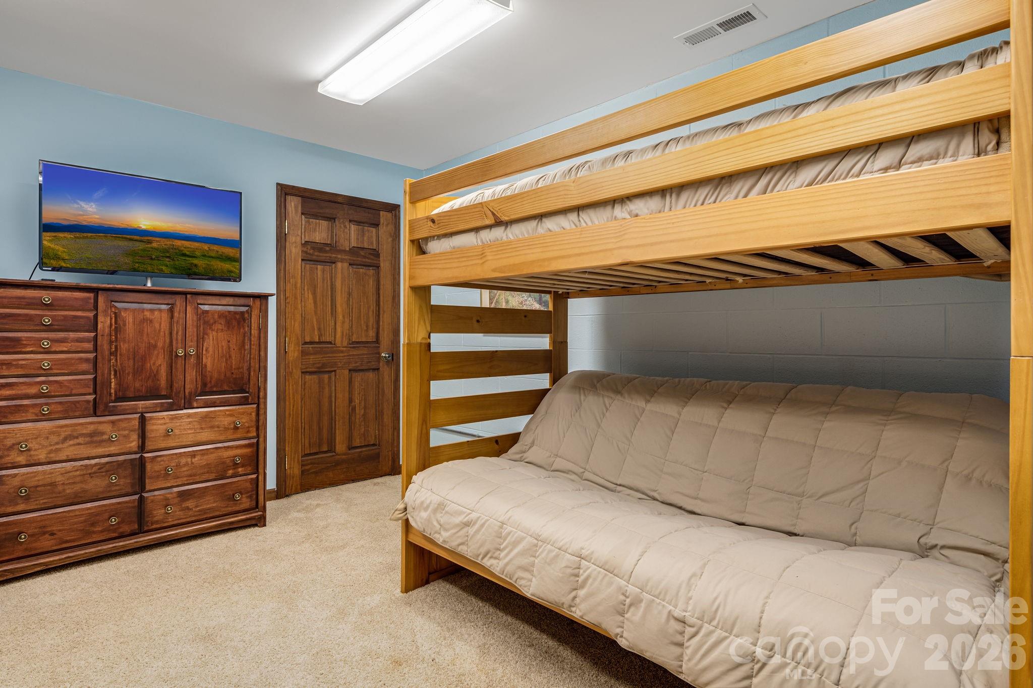 191 Ivy Way — Mars Hill