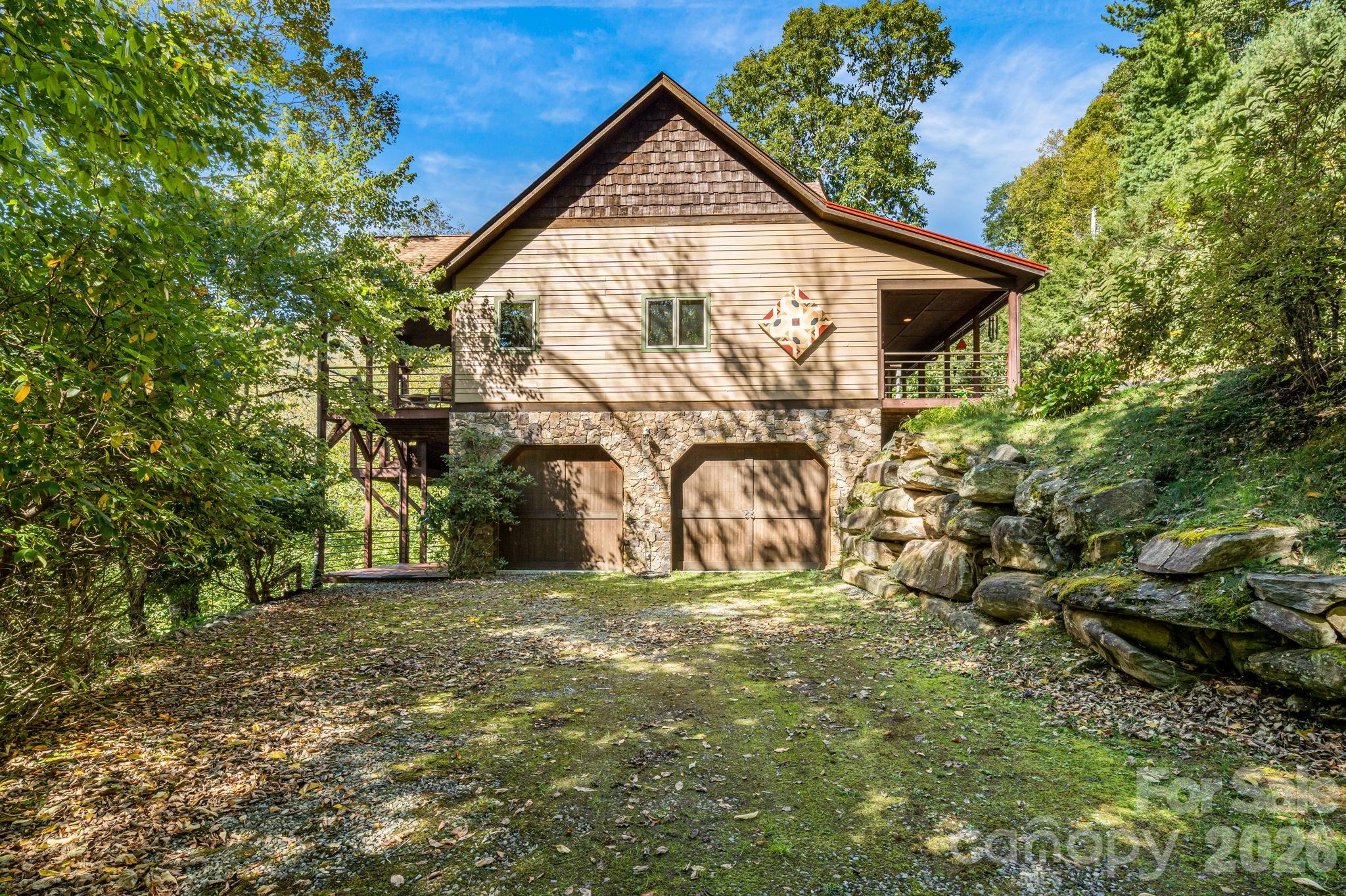 191 Ivy Way — Mars Hill