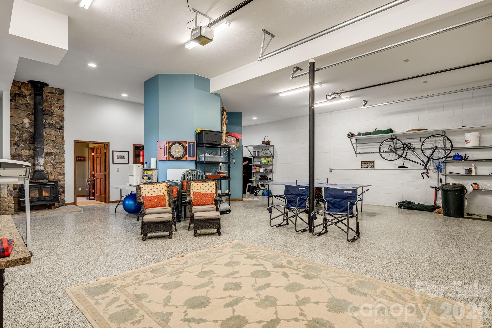 191 Ivy Way — Mars Hill