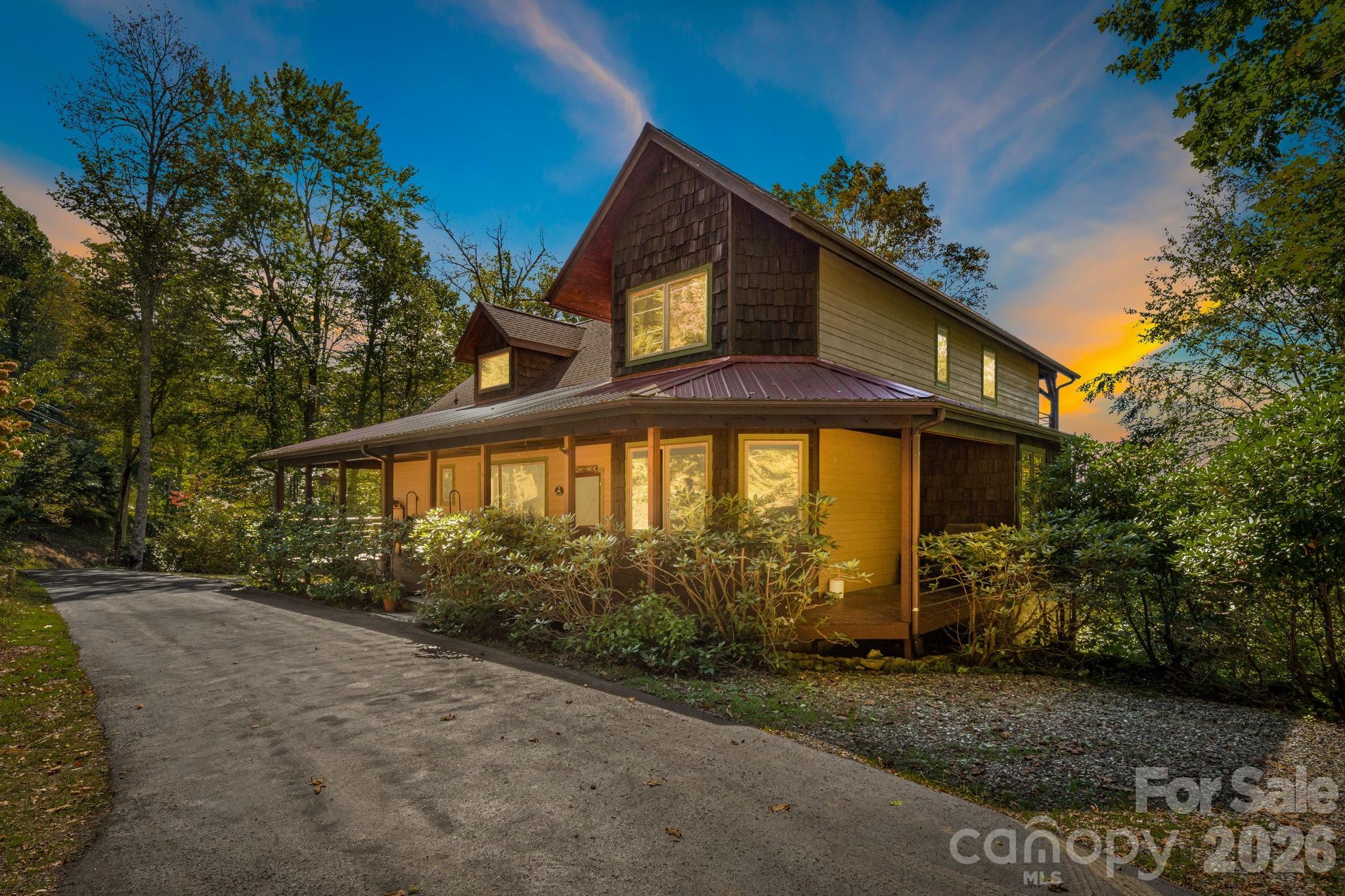 191 Ivy Way — Mars Hill