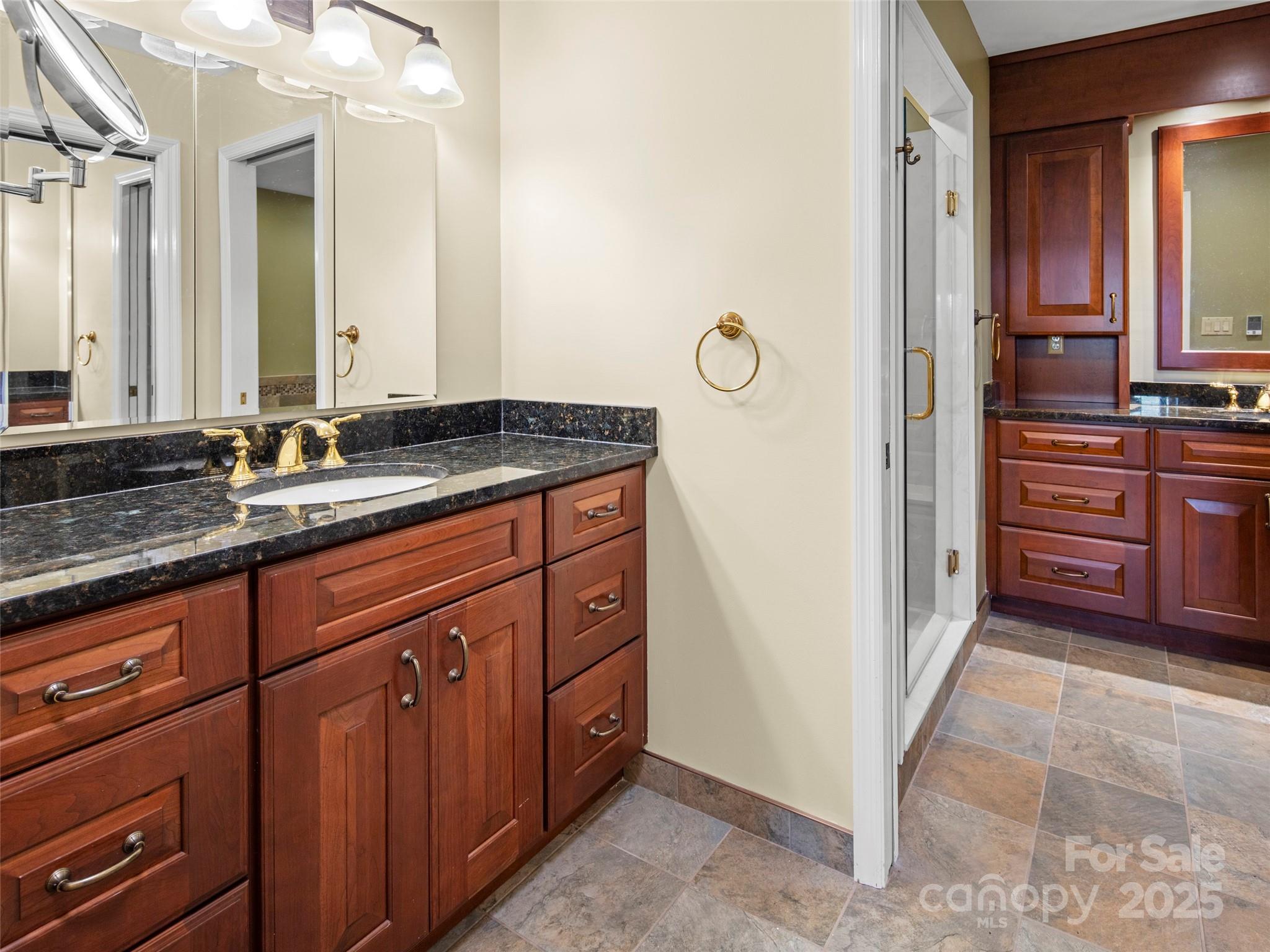 5 Ridge Terrace — Asheville