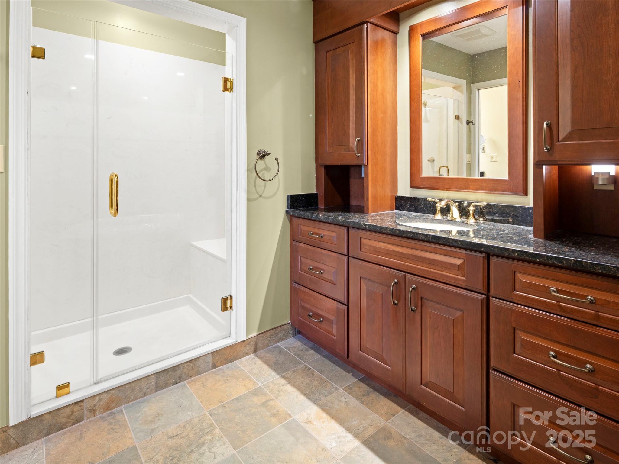 5 Ridge Terrace — Asheville