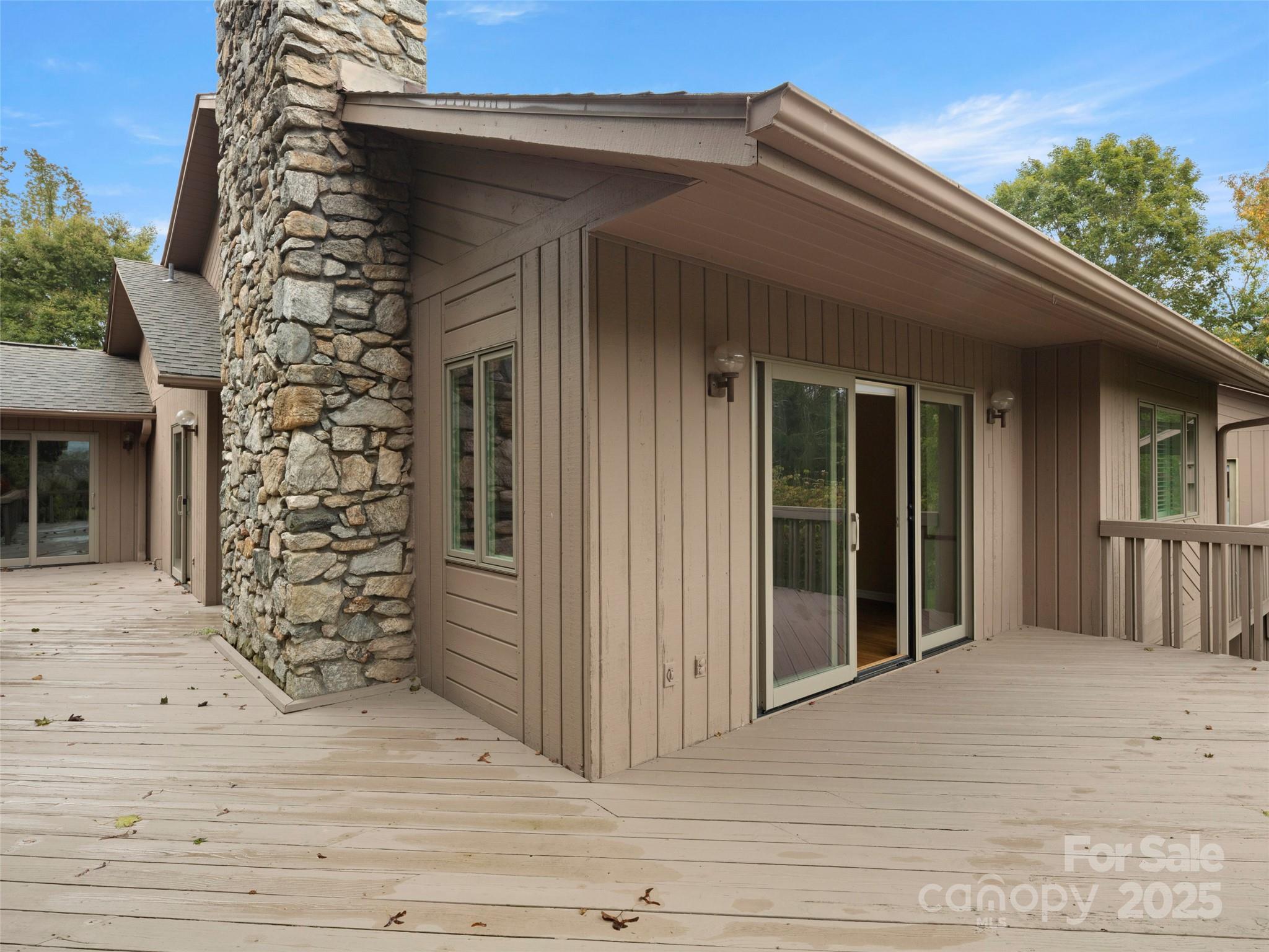 5 Ridge Terrace — Asheville