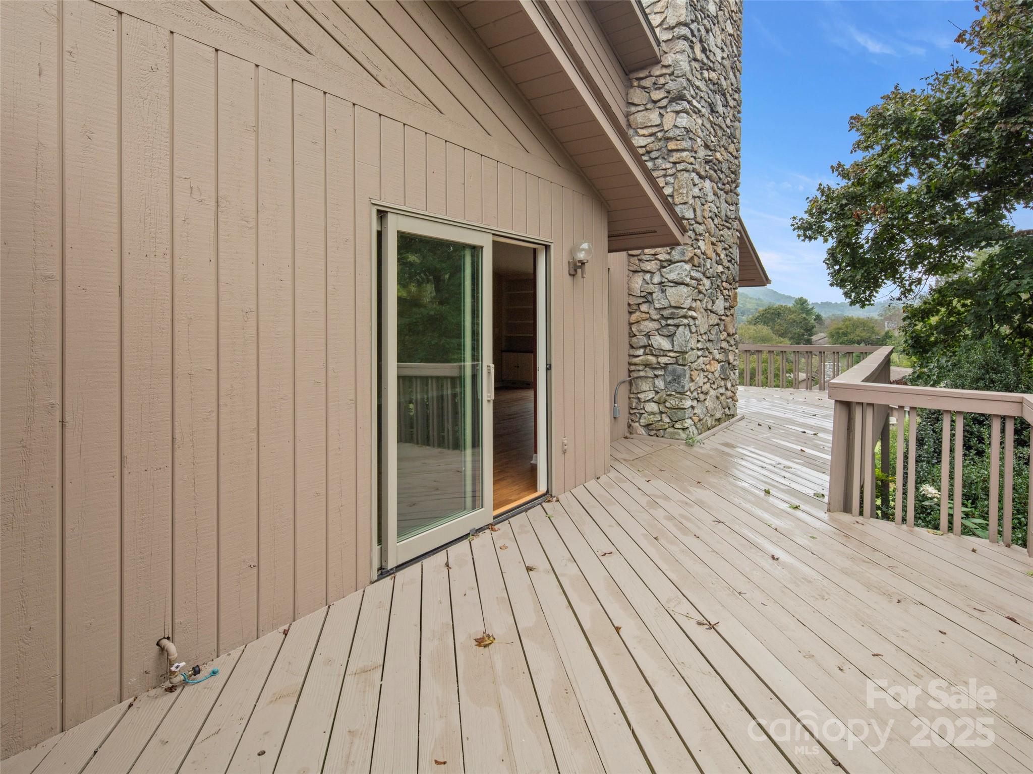 5 Ridge Terrace — Asheville
