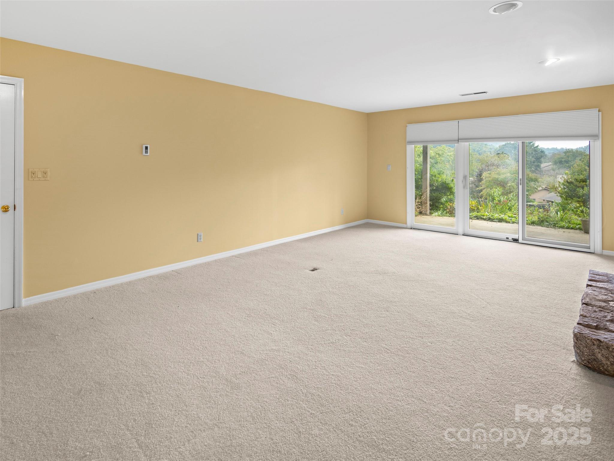 5 Ridge Terrace — Asheville