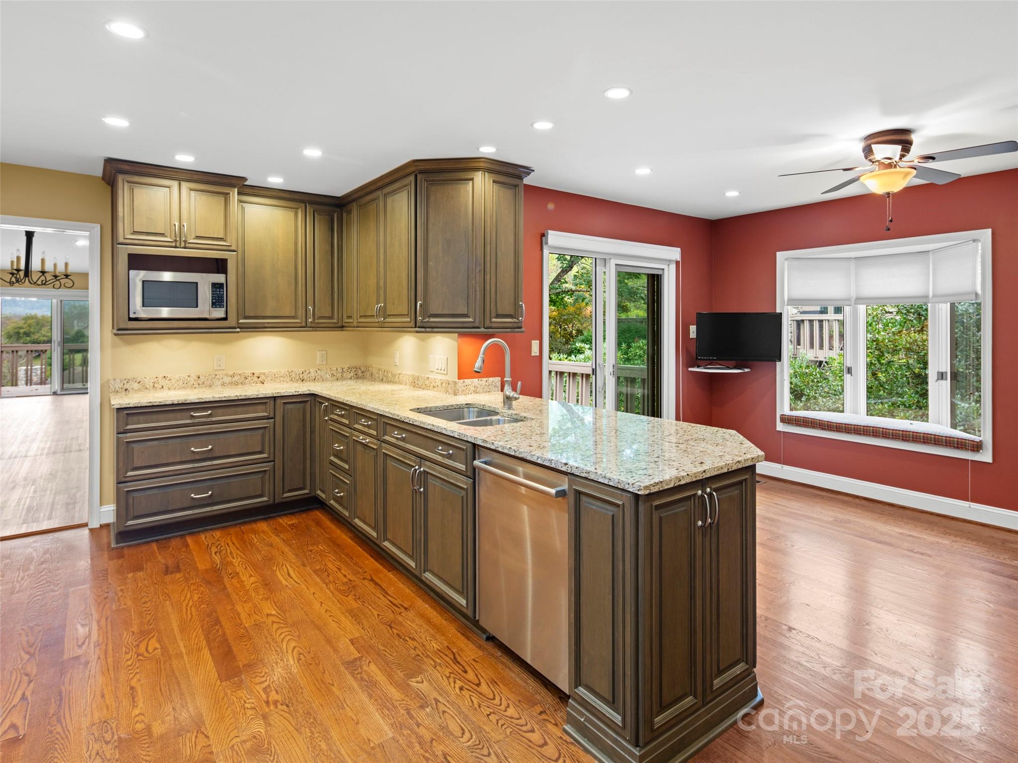 5 Ridge Terrace — Asheville