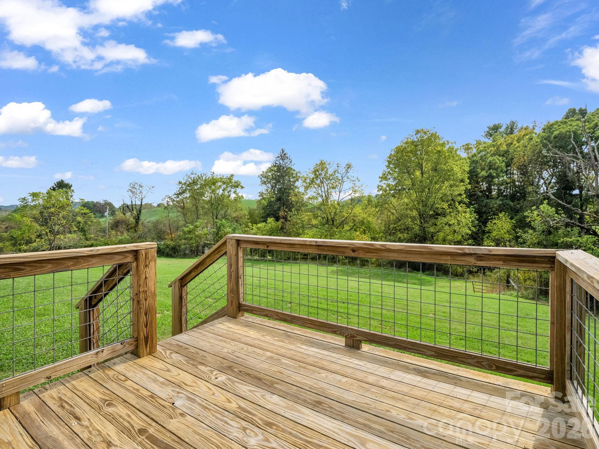 128 Cook Lane — Mills River
