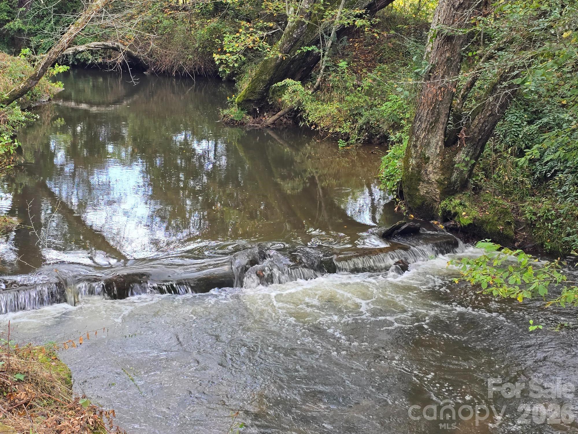 128 Cook Lane — Mills River