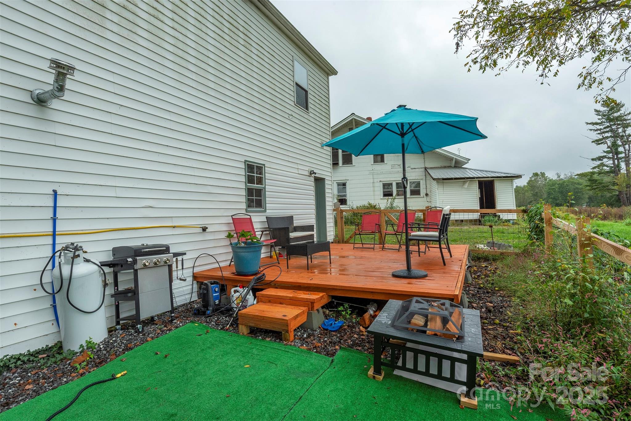 3755 Broad Street — Clyde