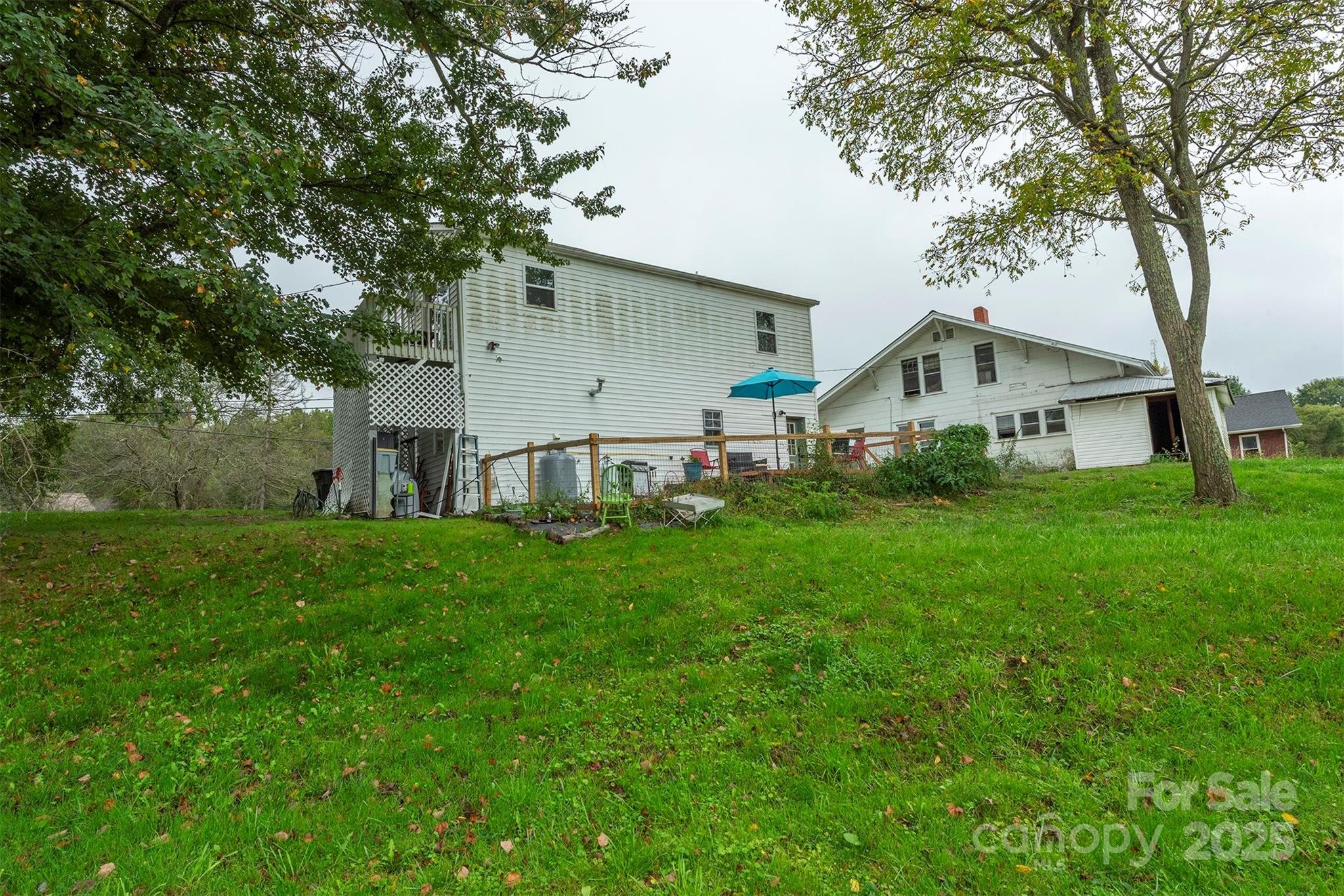 3755 Broad Street — Clyde