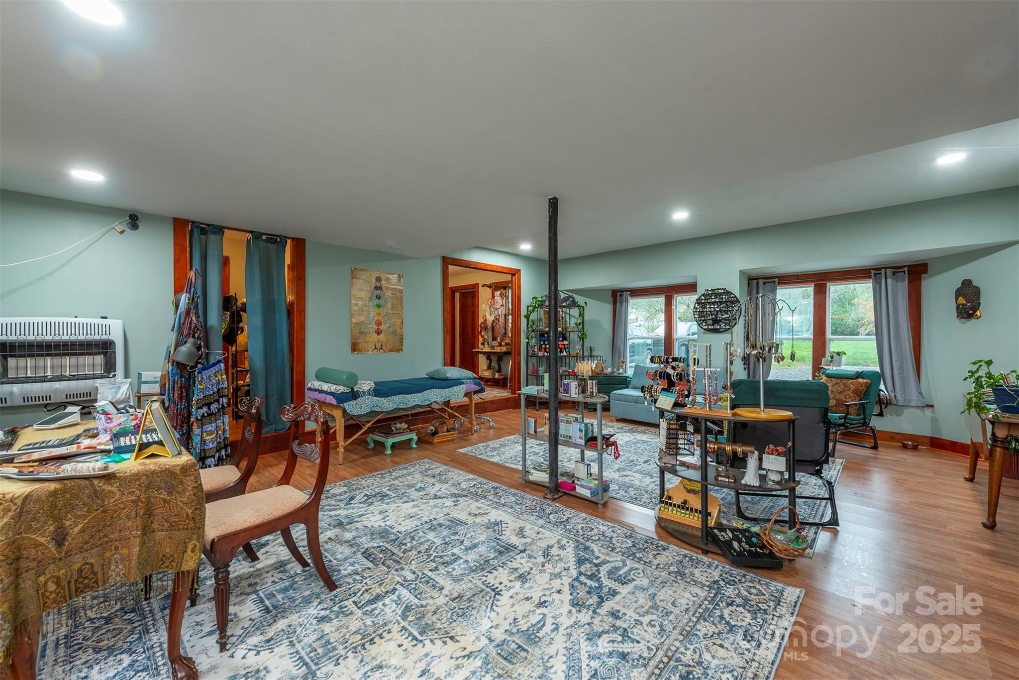 3755 Broad Street — Clyde