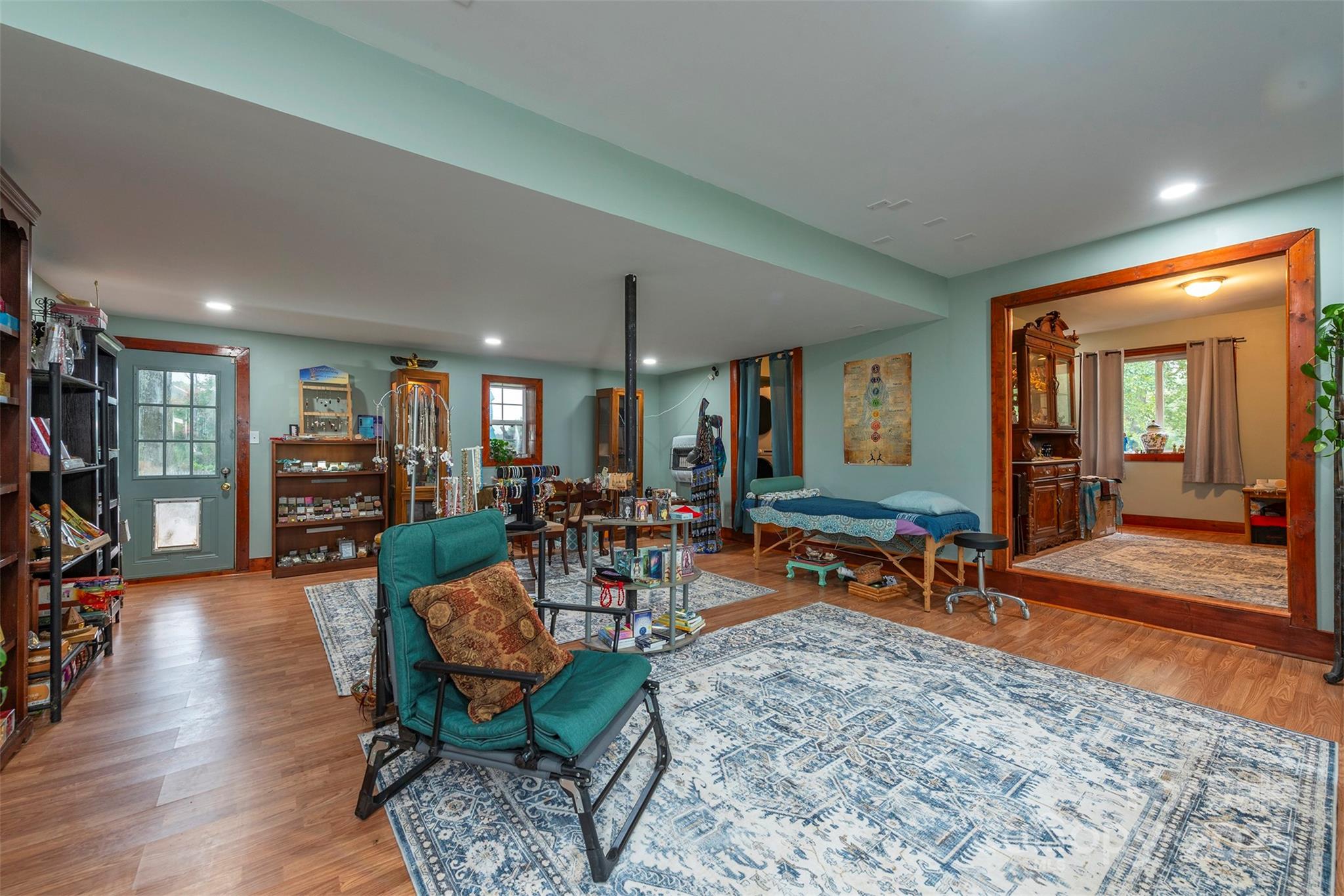 3755 Broad Street — Clyde