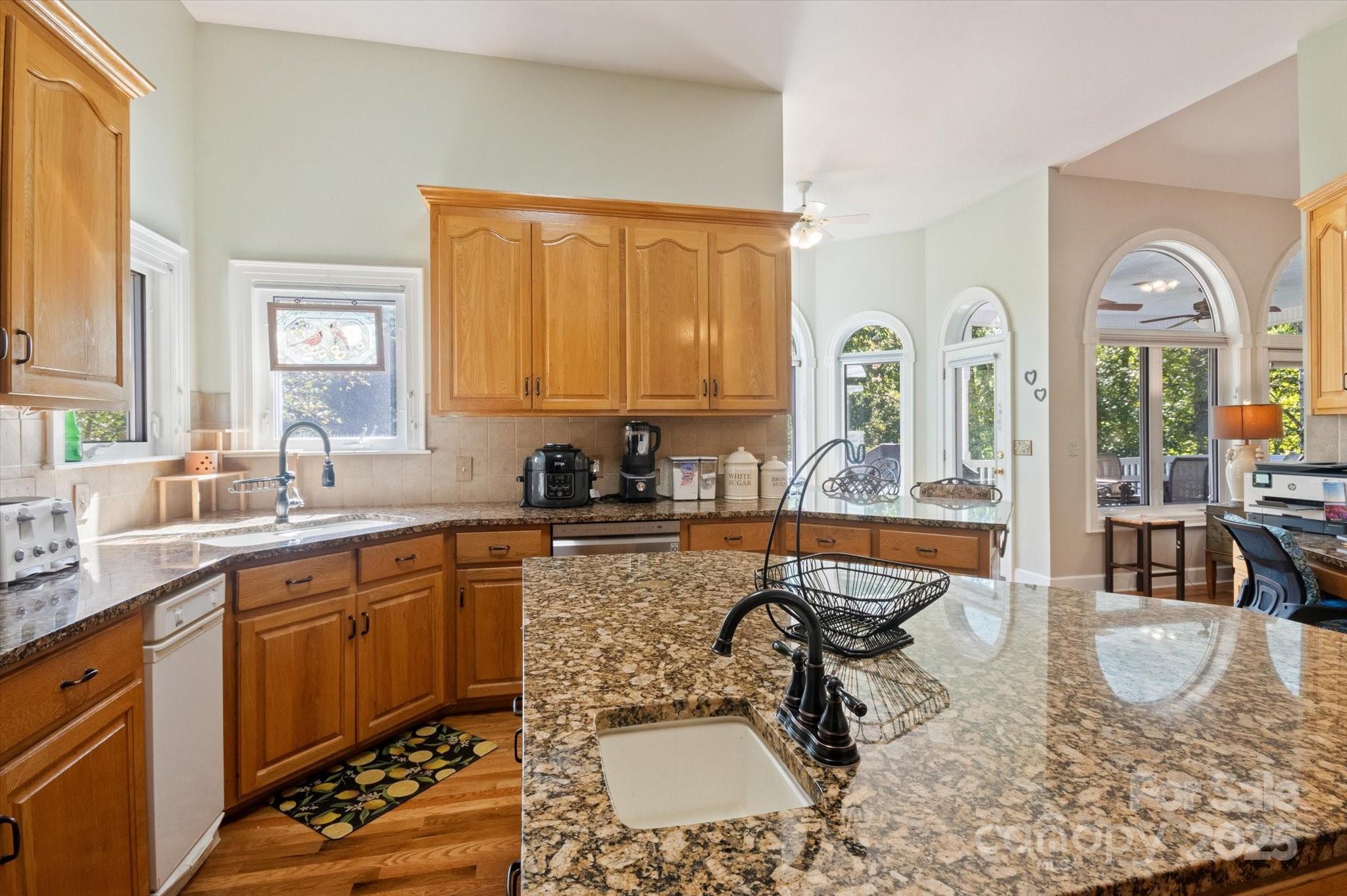 192 Lake Club Drive — Nebo