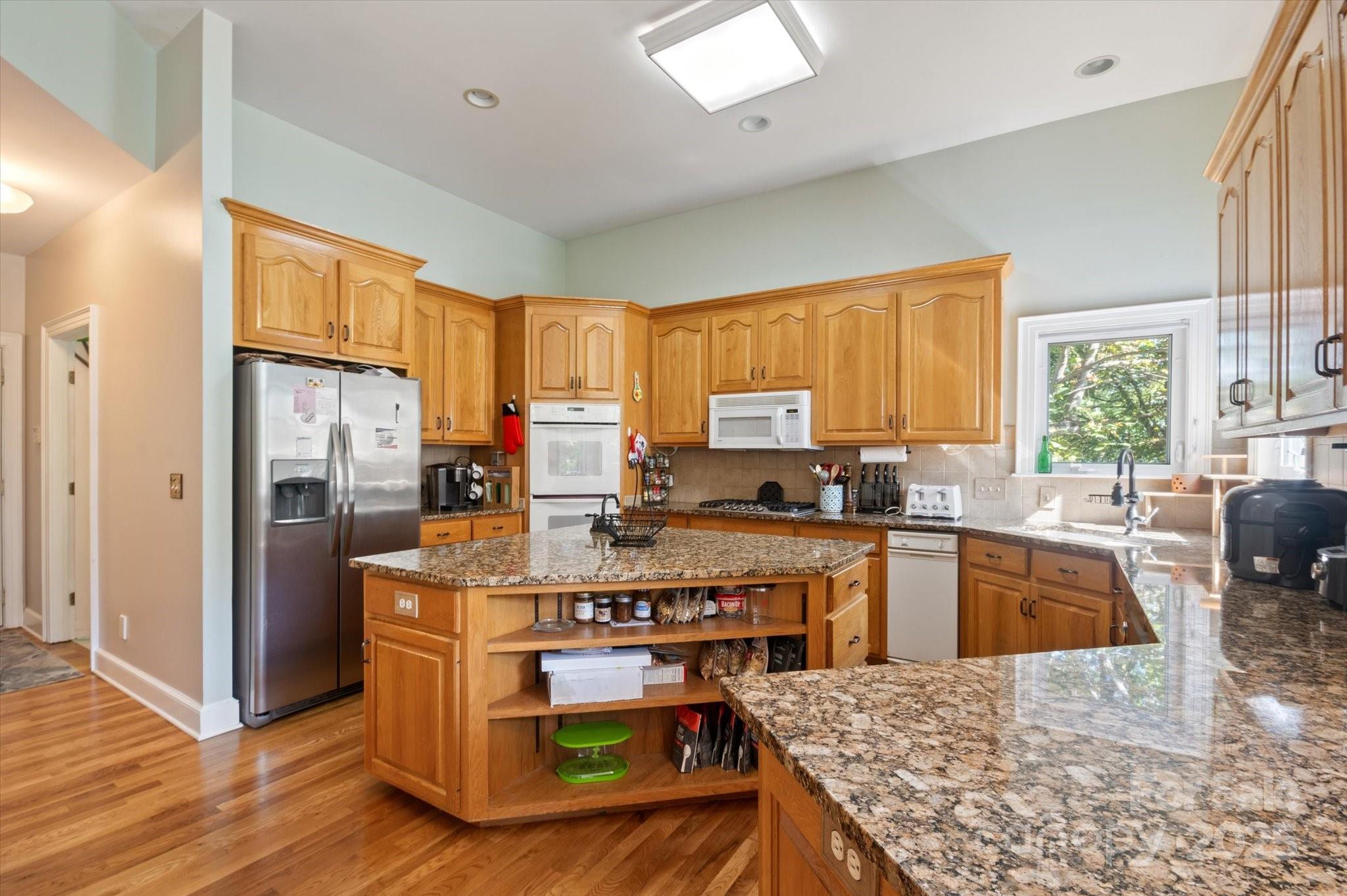 192 Lake Club Drive — Nebo