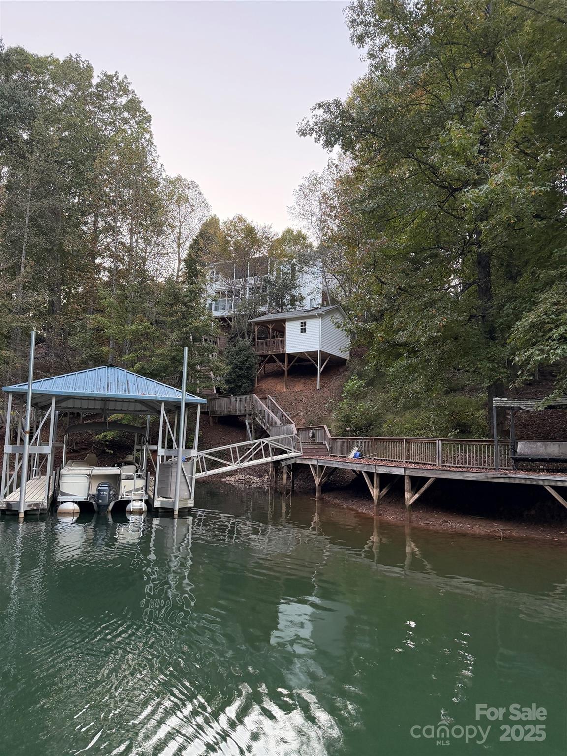 192 Lake Club Drive — Nebo