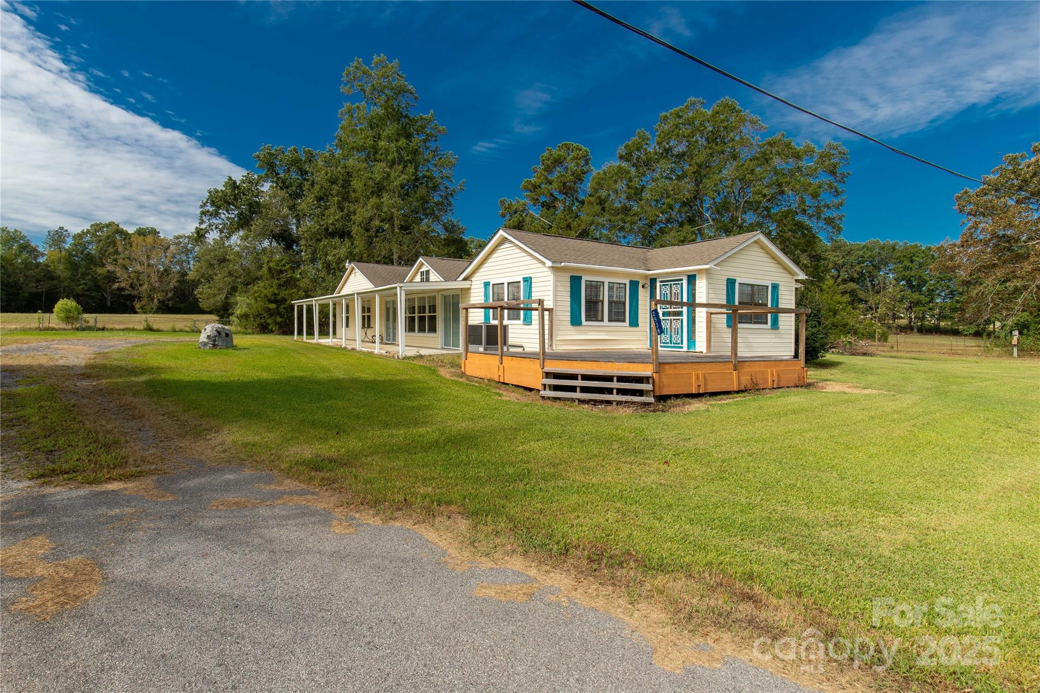 2538 Old Camden Highway — Lancaster