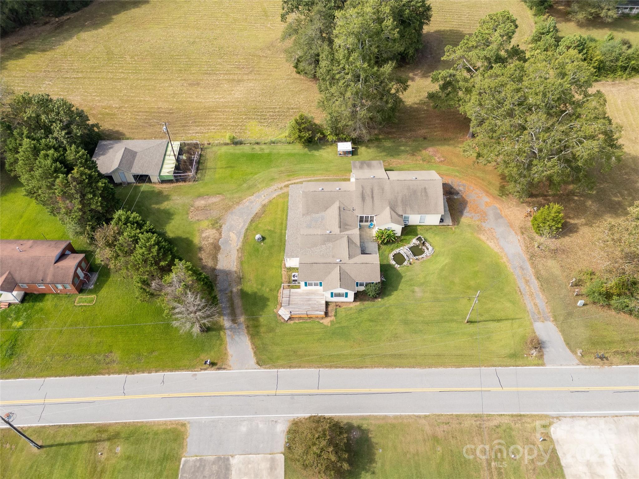 2538 Old Camden Highway — Lancaster