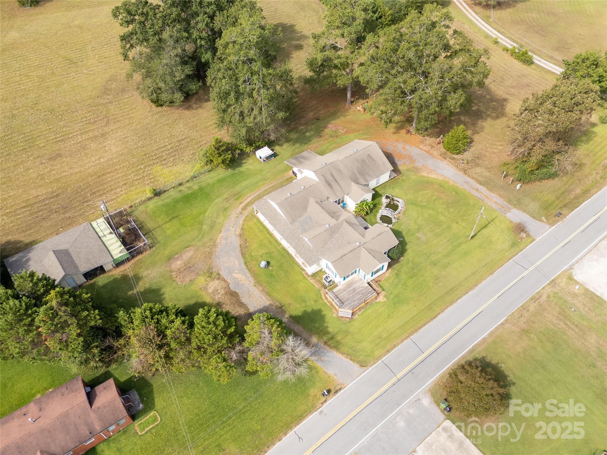 2538 Old Camden Highway — Lancaster