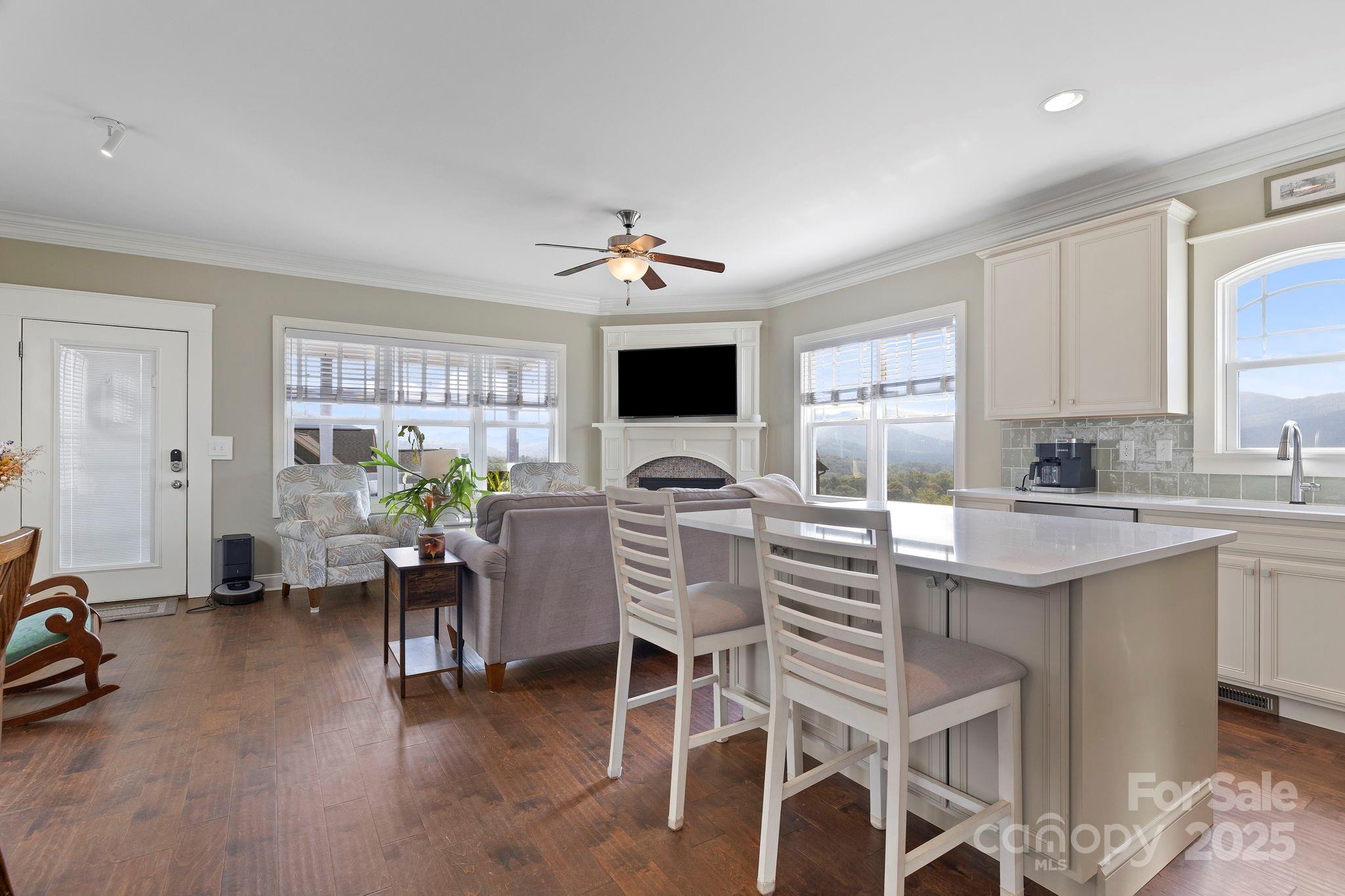 70 Tudor Way — Black Mountain